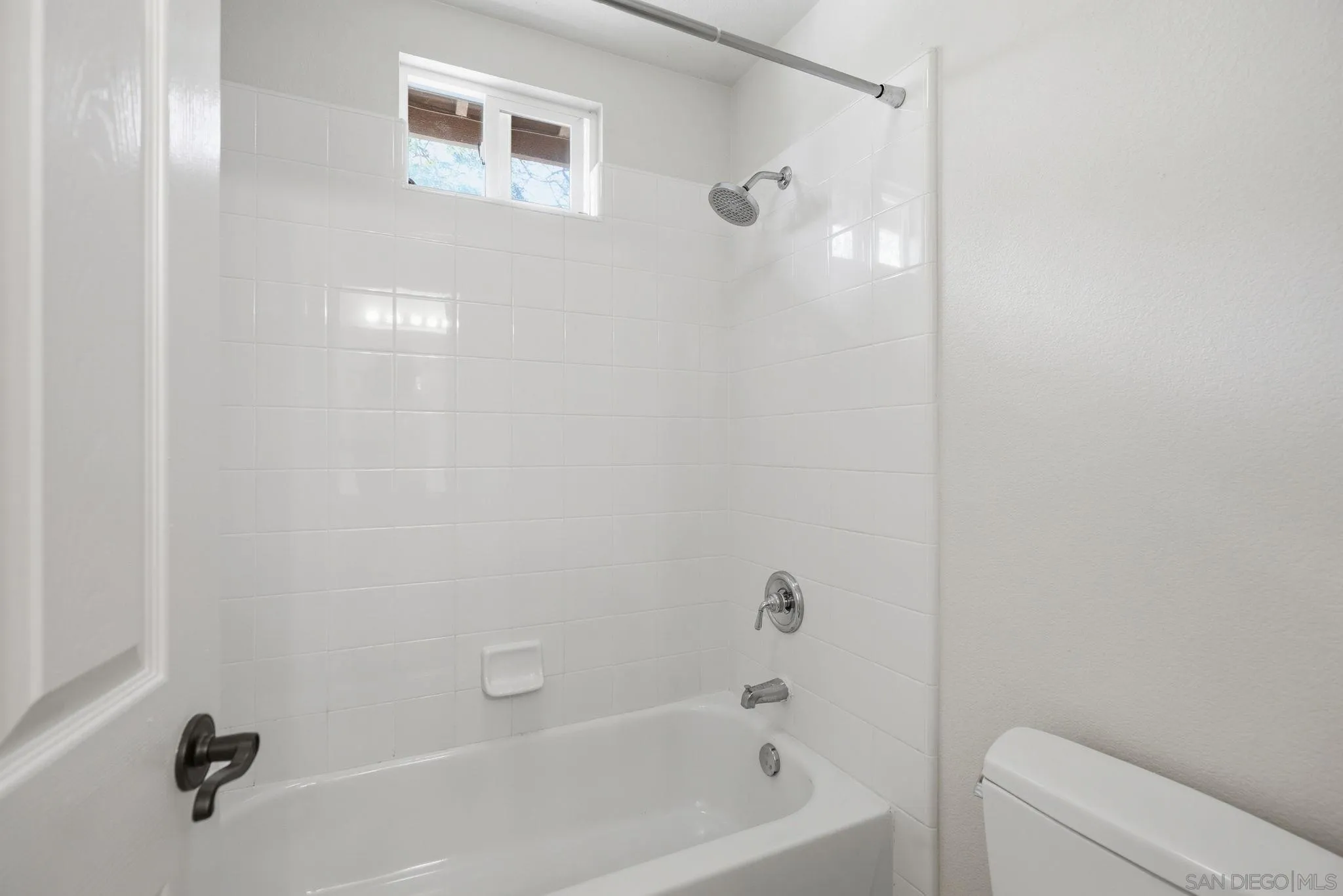https://cdn.realtyfeed.com/cdn/127/260005305/69e97bf0b1454fd225f905bb0c3706f6.webp