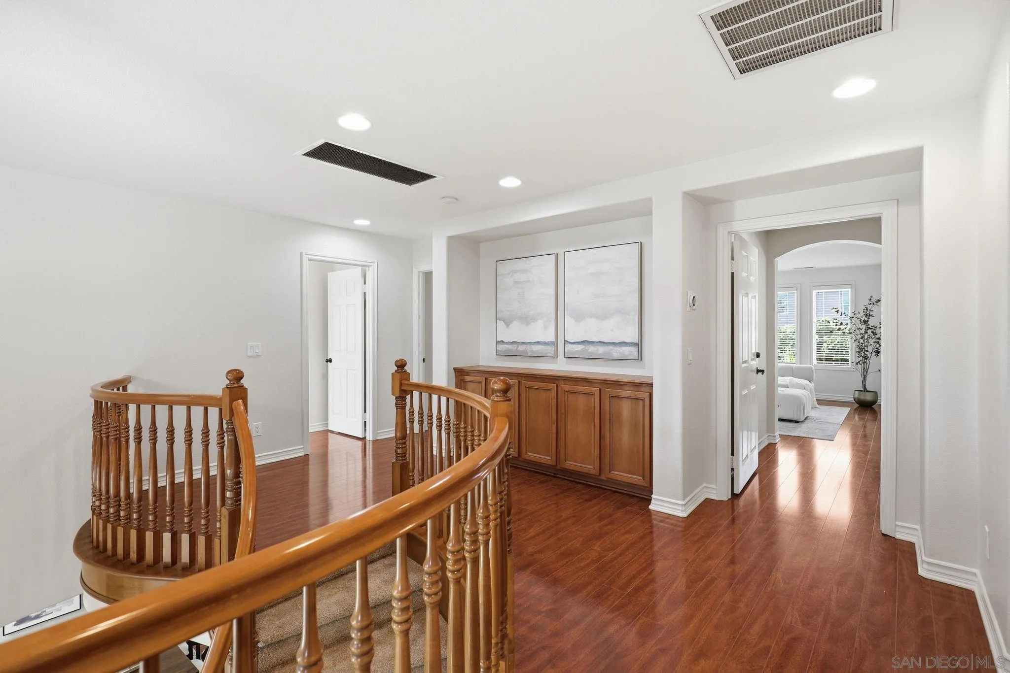 https://cdn.realtyfeed.com/cdn/127/260005305/6a952324f9f9df95a78e4697ba1896b2.webp