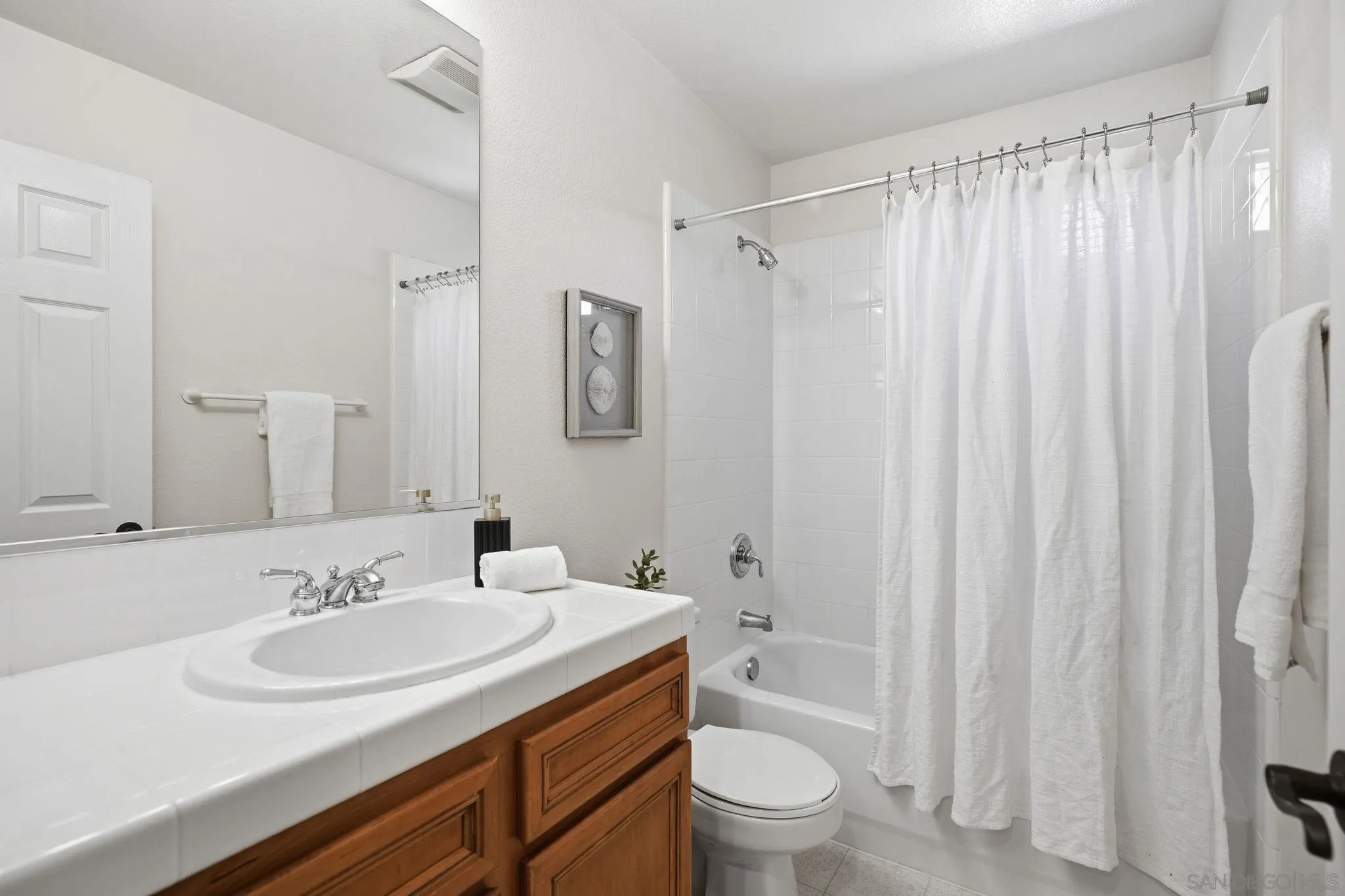 https://cdn.realtyfeed.com/cdn/127/260005305/a57399e40c6a16f7c15918d51578c2c0.webp