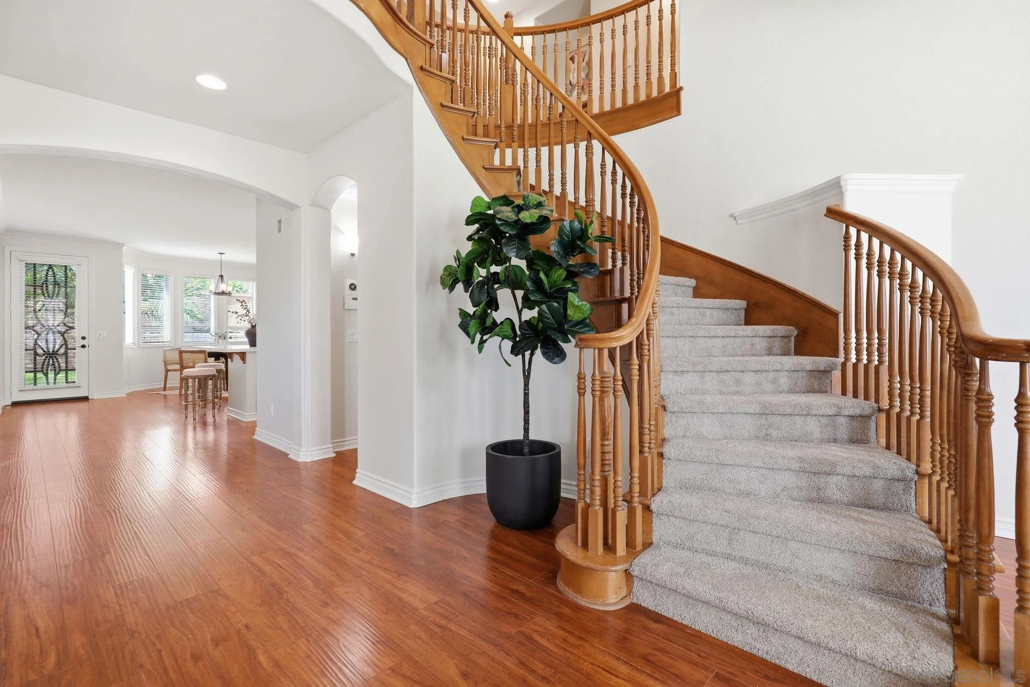 https://cdn.realtyfeed.com/cdn/127/260005305/b58e2f64092003466693a34aa6f1b90b.webp