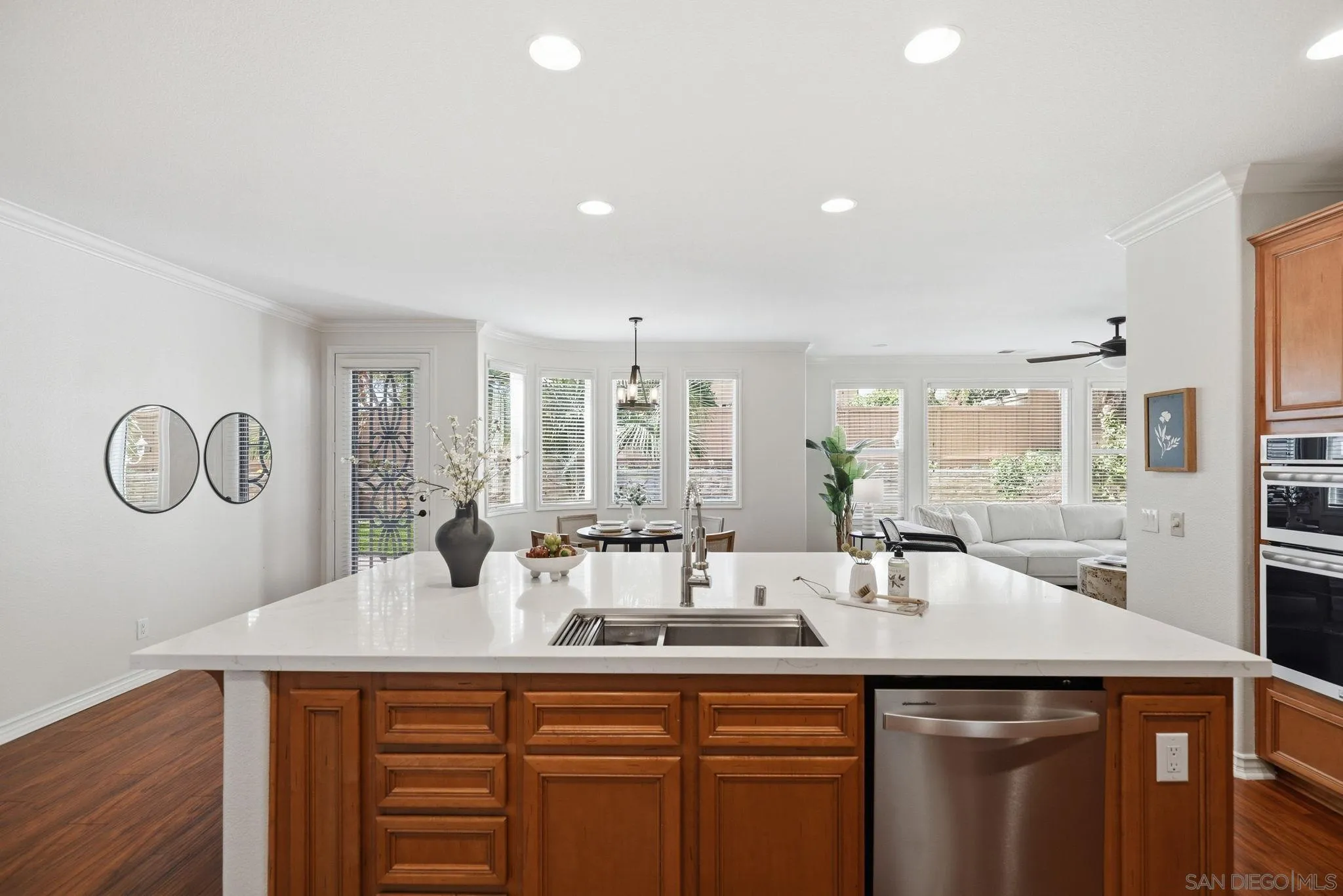 https://cdn.realtyfeed.com/cdn/127/260005305/dbcda885509cfa63c3ecf2611362f952.webp