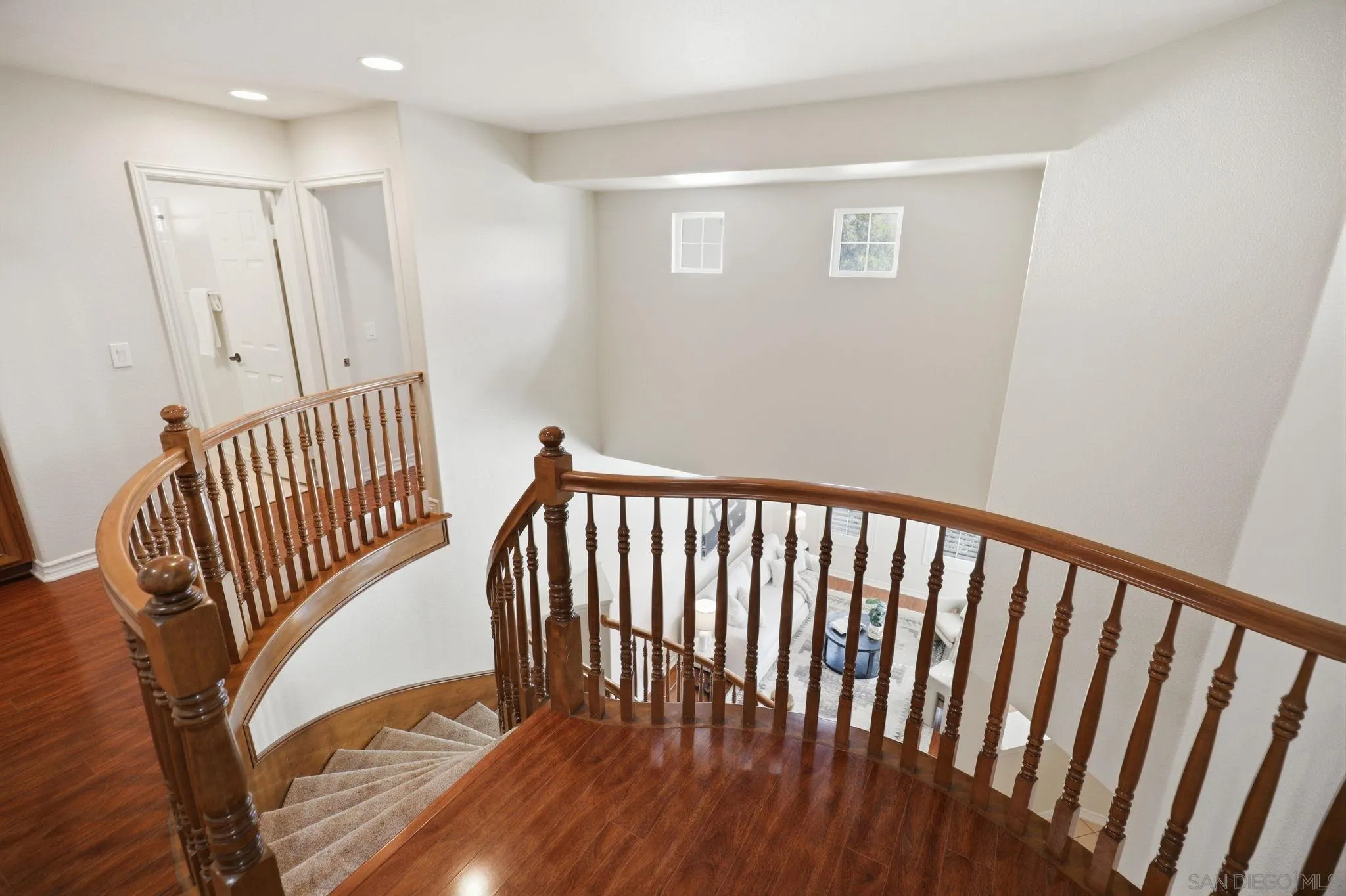 https://cdn.realtyfeed.com/cdn/127/260005305/f82895bce737f9be51511131ef897865.webp