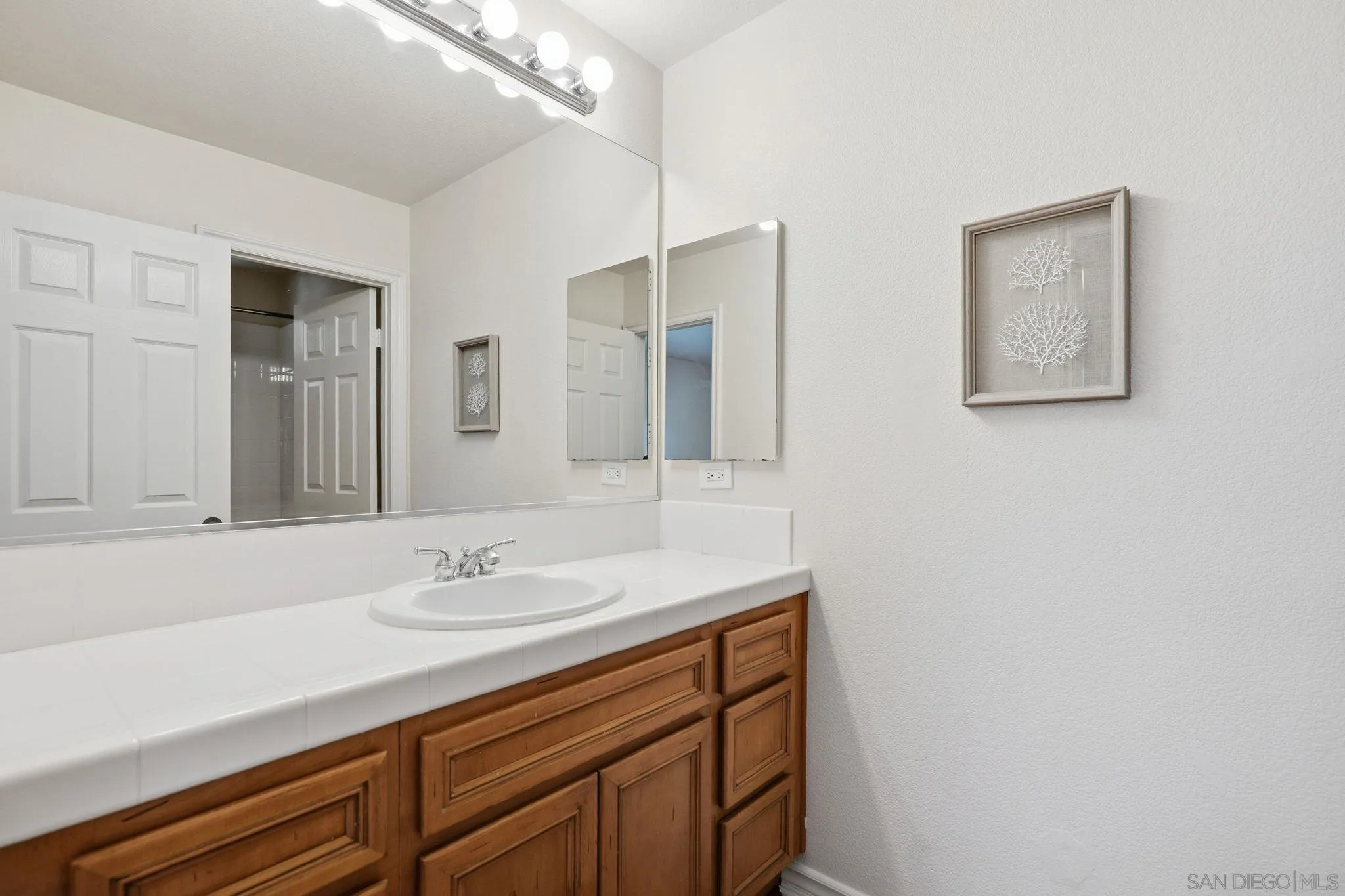 https://cdn.realtyfeed.com/cdn/127/260005305/fe29821c65575987fabe5e82784eabb9.webp