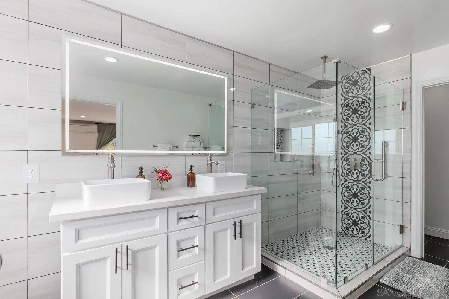 https://cdn.realtyfeed.com/cdn/127/260005307/0fbd7411148bfdf4fdc861f711f828f0.webp