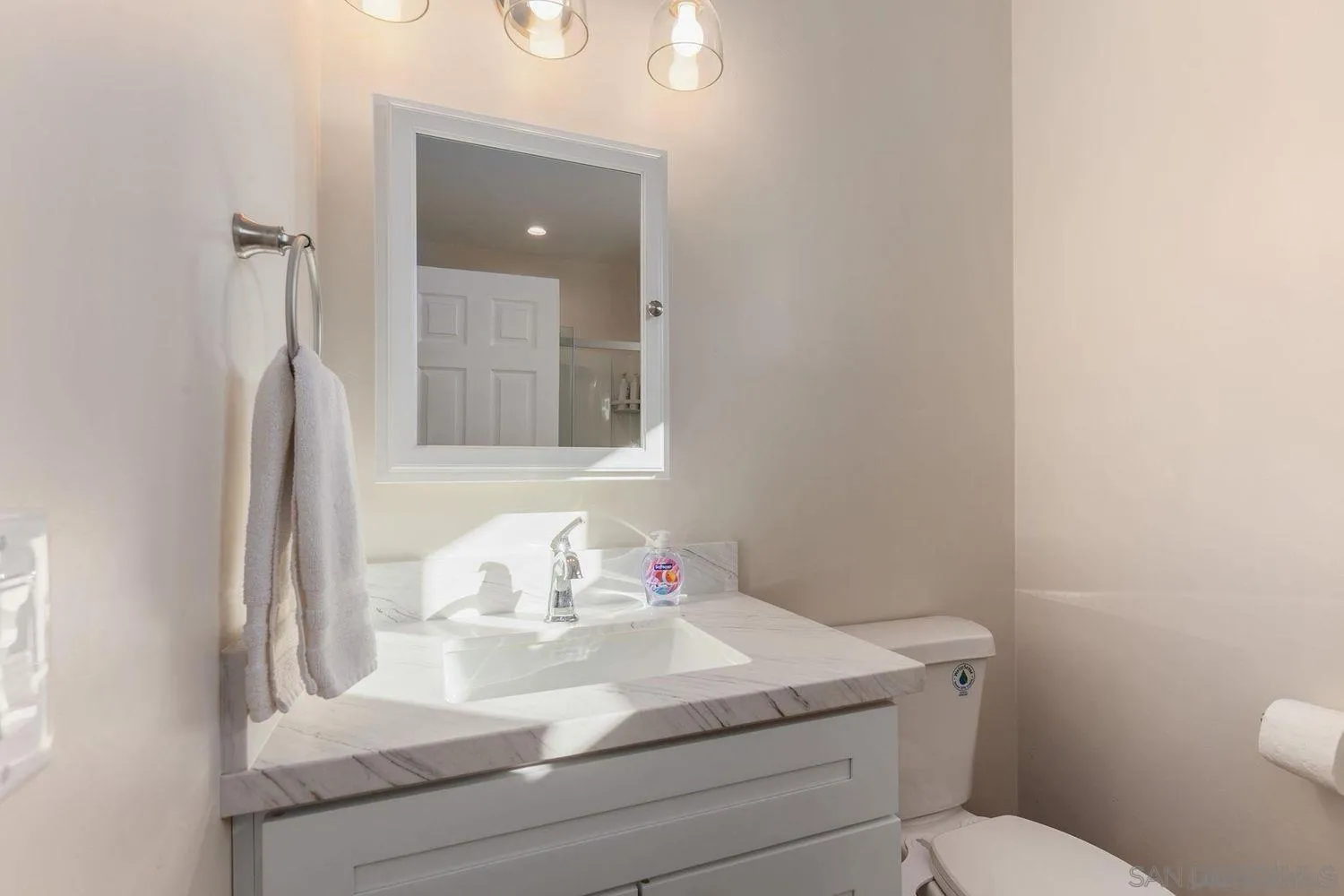 https://cdn.realtyfeed.com/cdn/127/260005307/1e3912b3424676a098754d459007a6e4.webp