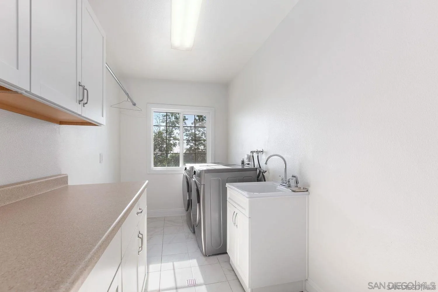 https://cdn.realtyfeed.com/cdn/127/260005307/276712230c8a91913b0927cb0cbec227.webp