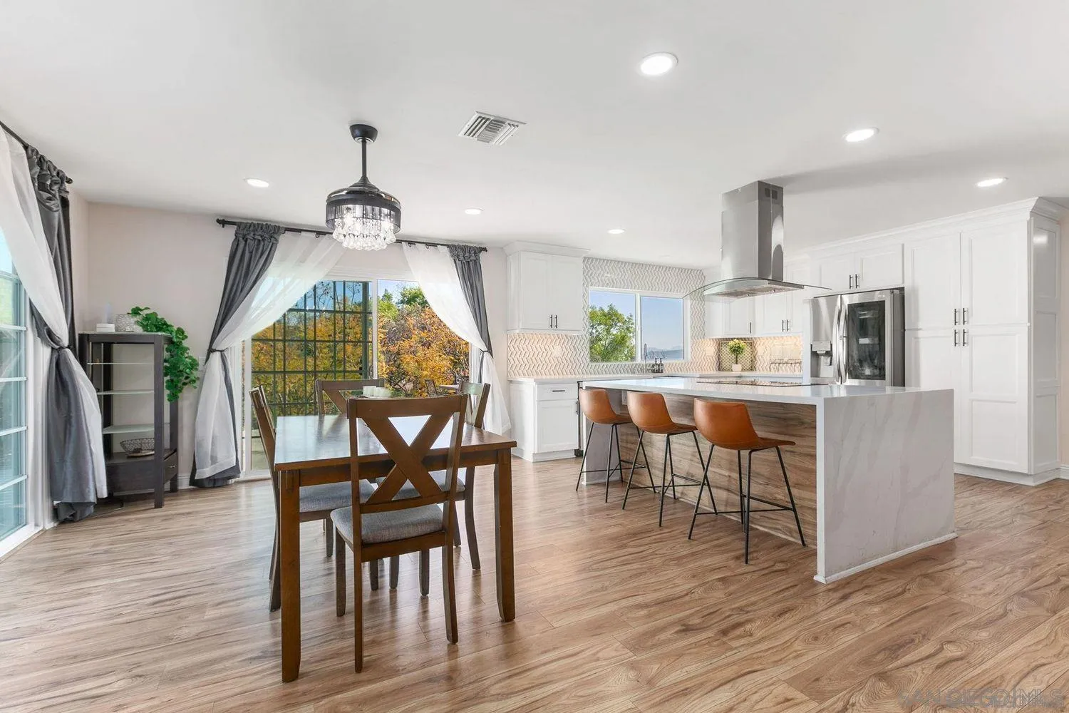 https://cdn.realtyfeed.com/cdn/127/260005307/94738ad020afbb4b296493ec25ee9558.webp