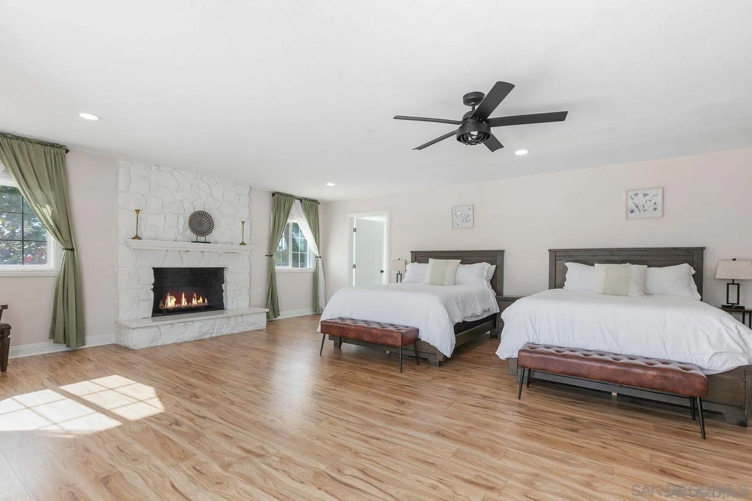 https://cdn.realtyfeed.com/cdn/127/260005307/bfdef988f550251f63e130ae73244355.webp