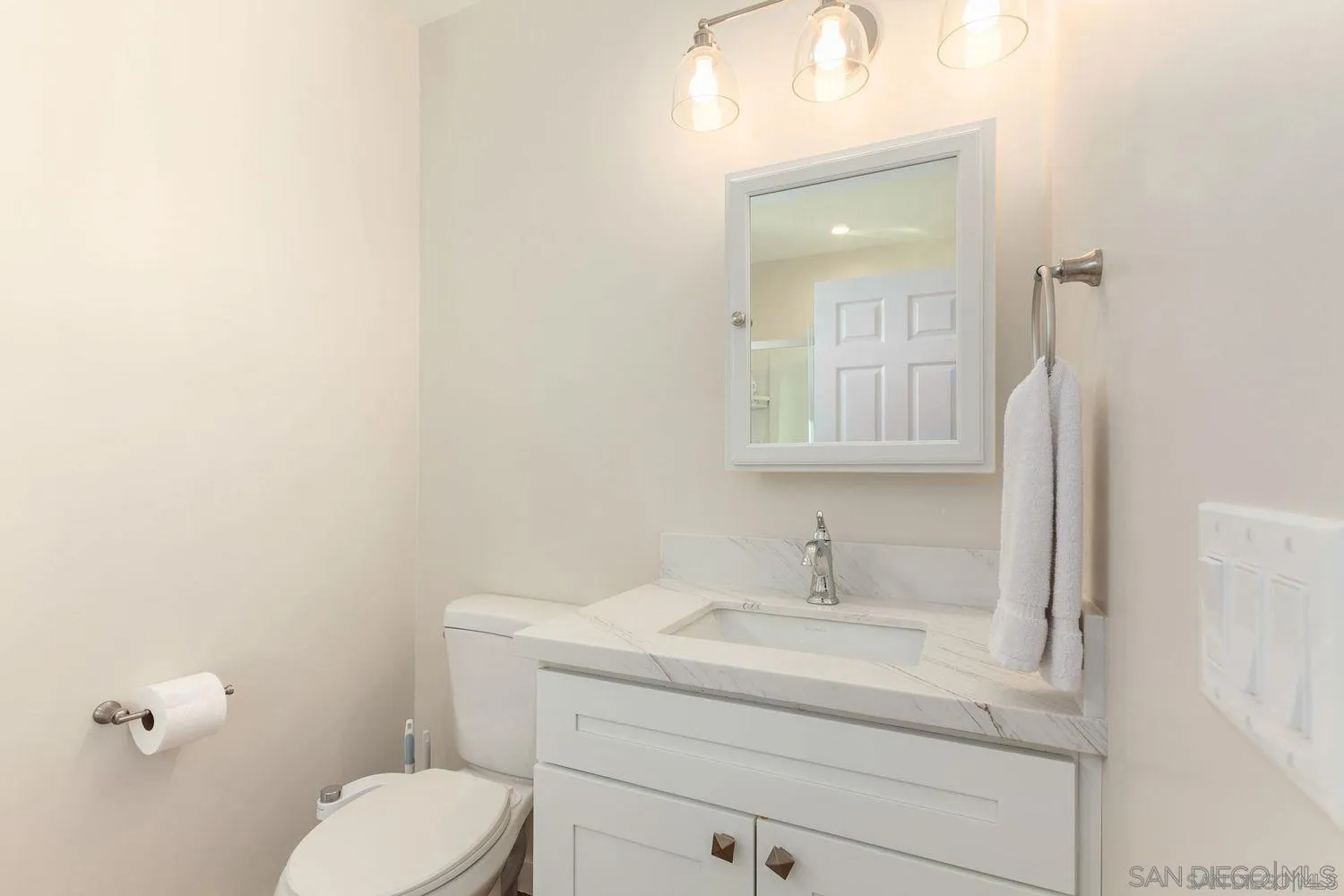 https://cdn.realtyfeed.com/cdn/127/260005307/c70d425447687058b9b4e11795405683.webp