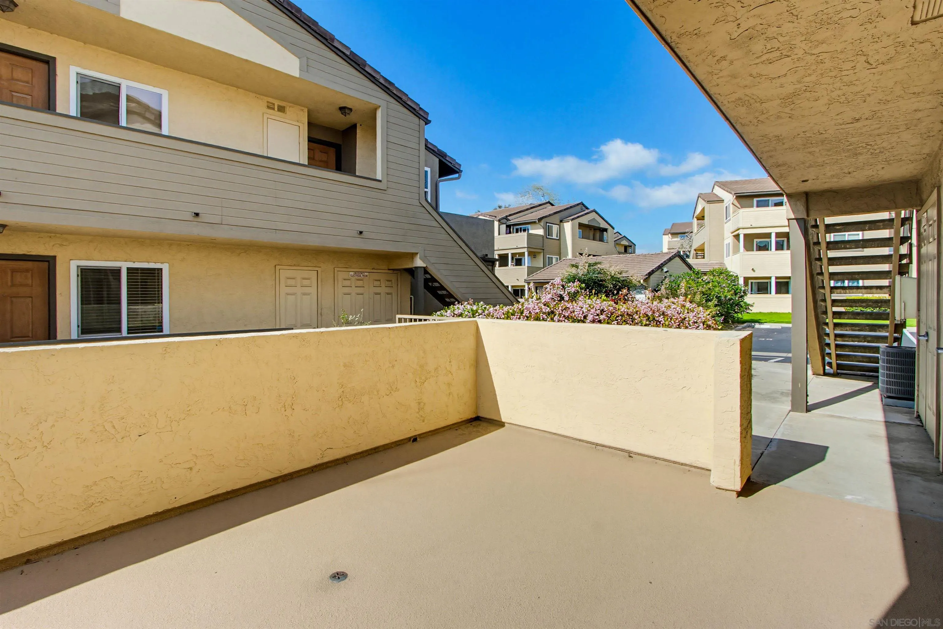 https://cdn.realtyfeed.com/cdn/127/260005308/7b79108f56d1485f21e9cd38b3637501.webp