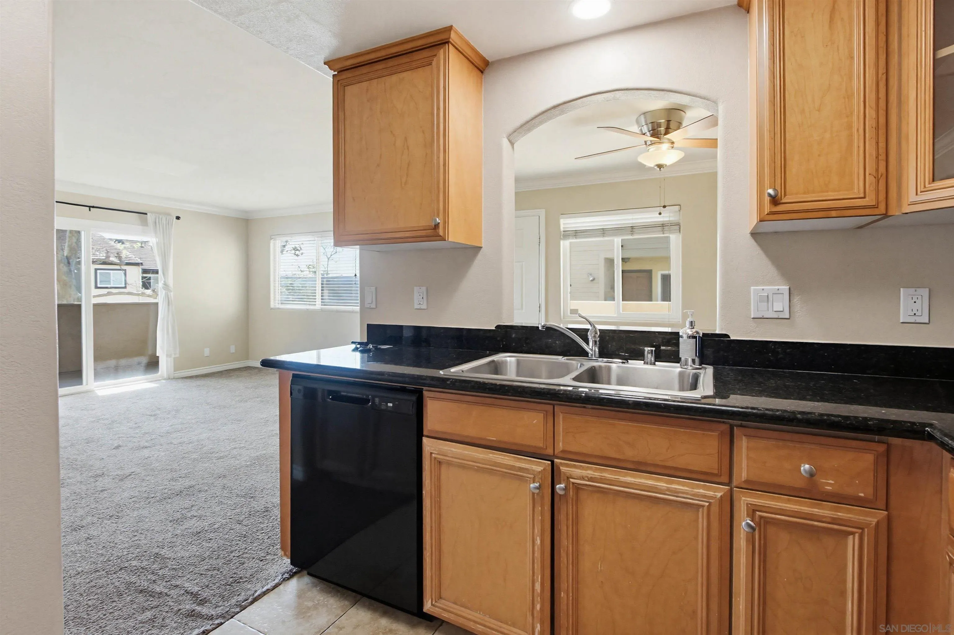 https://cdn.realtyfeed.com/cdn/127/260005308/9806274dccdaf8ece547fc6d1439e1ff.webp