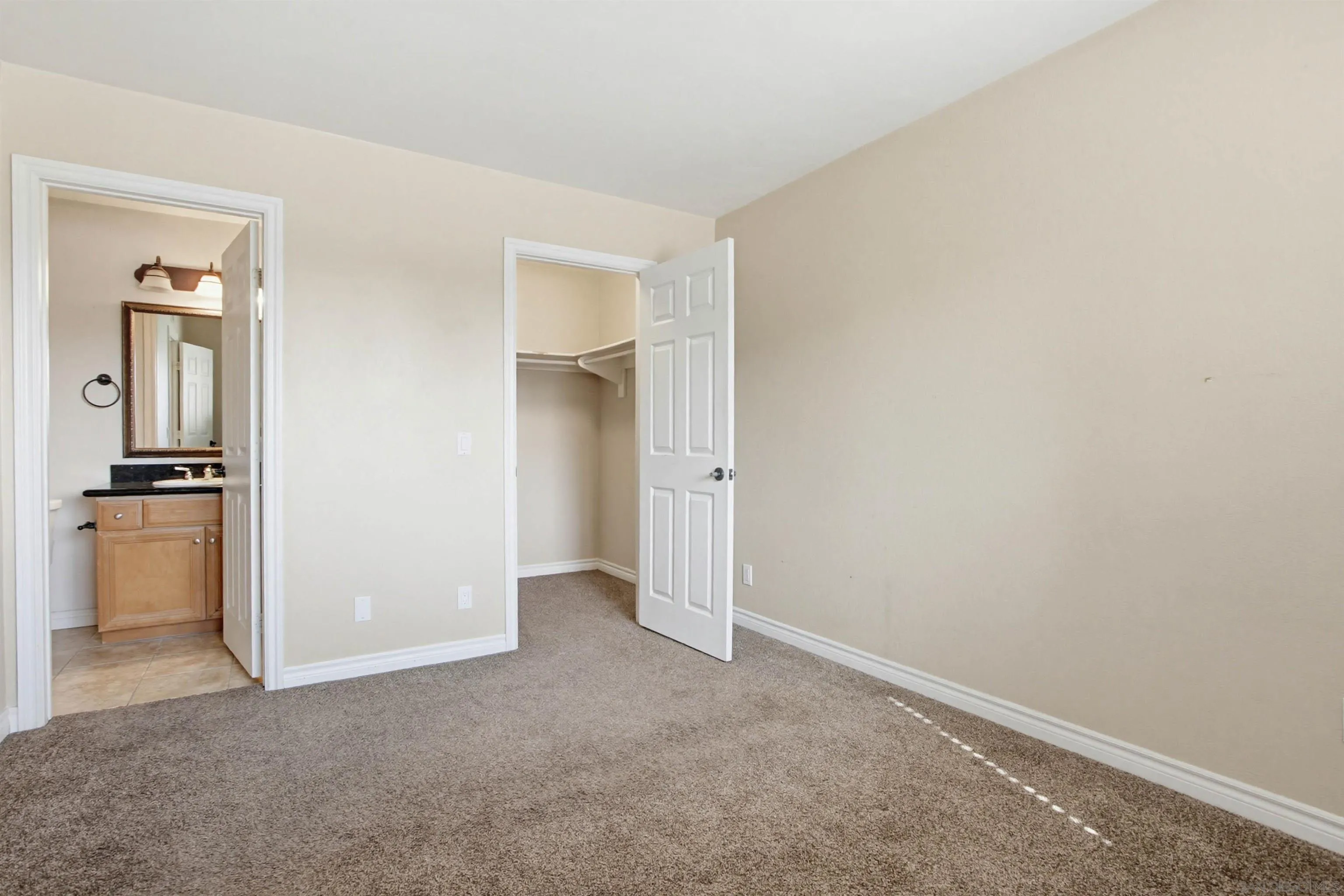https://cdn.realtyfeed.com/cdn/127/260005308/dc7df68c317eef193e276011f3c6cb03.webp