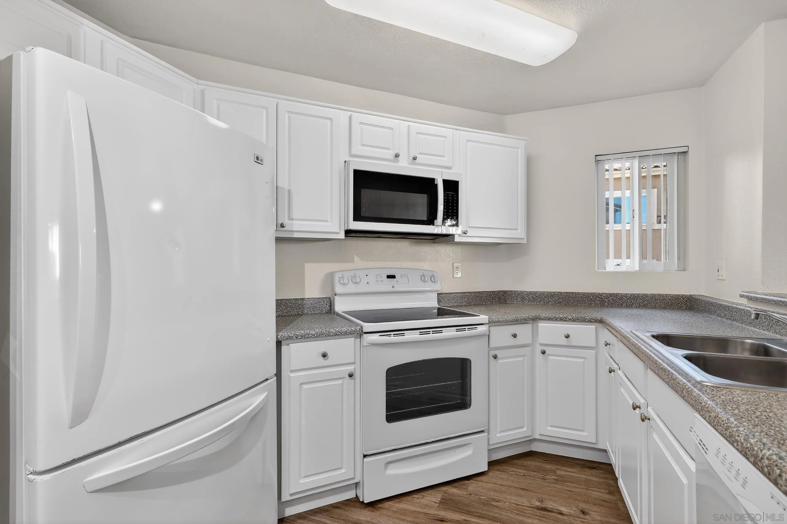 Photo #2: 260005309 Listing: Photo #2