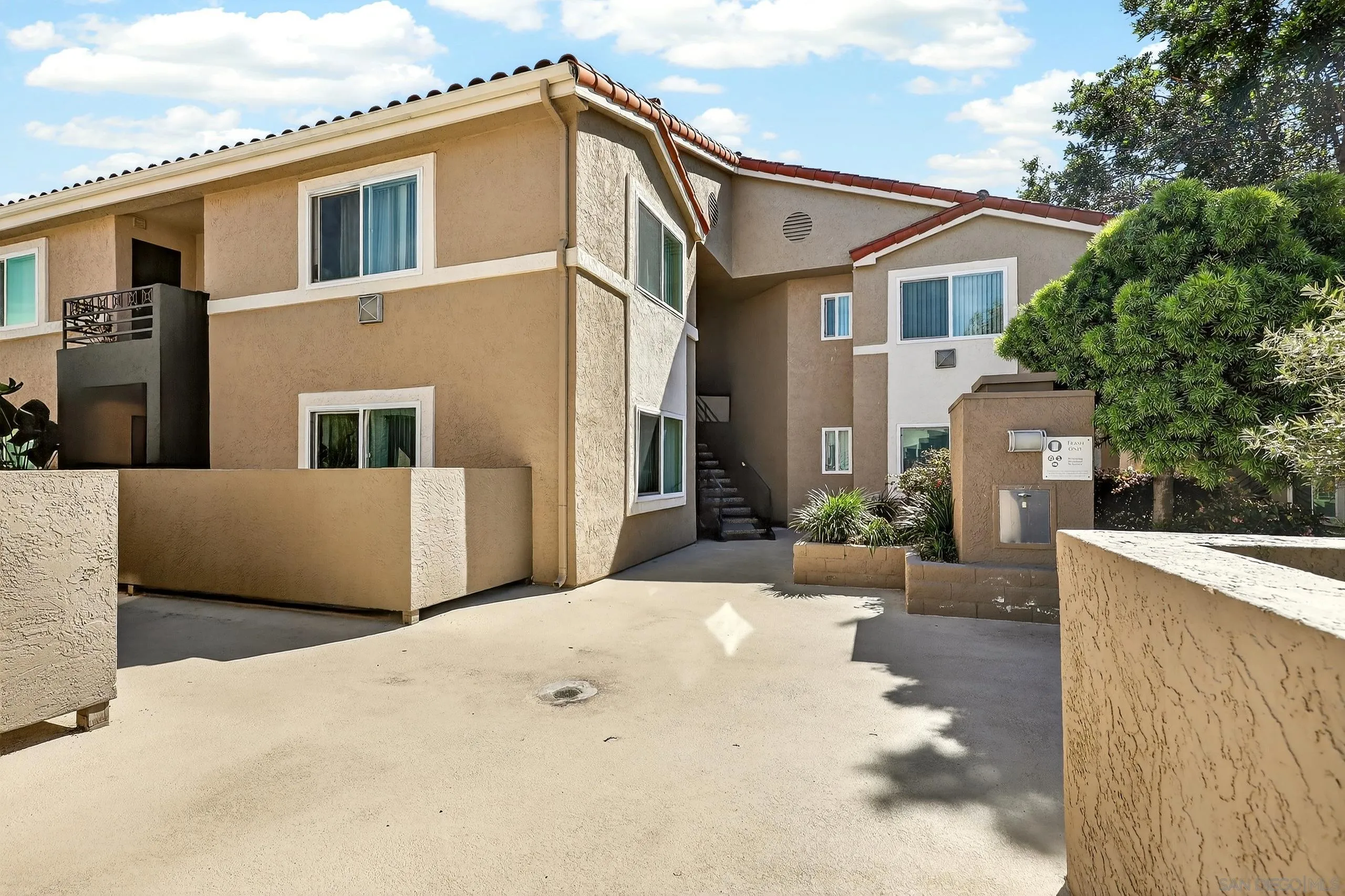 Photo #1: 260005309 Listing: Photo #1