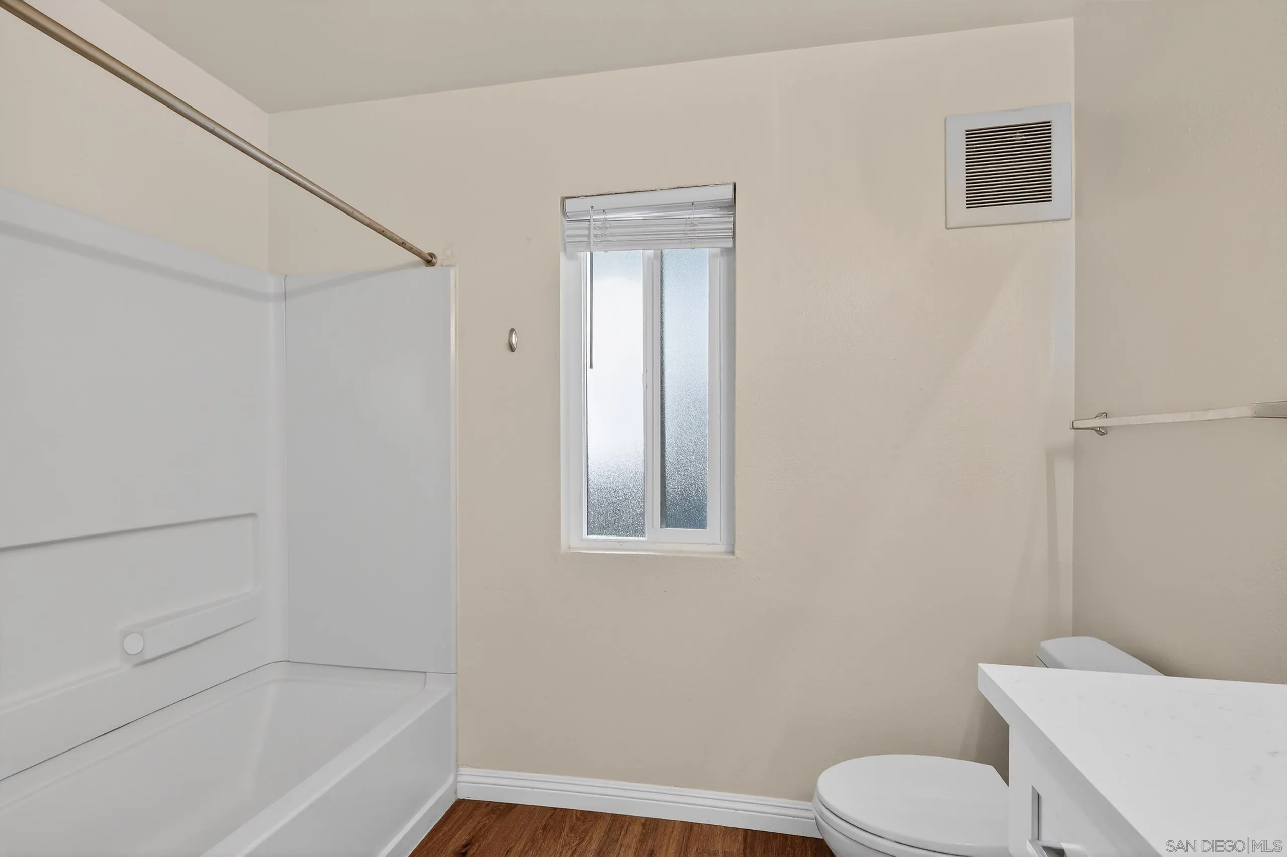 Photo #13: 260005309 Listing: Photo #13