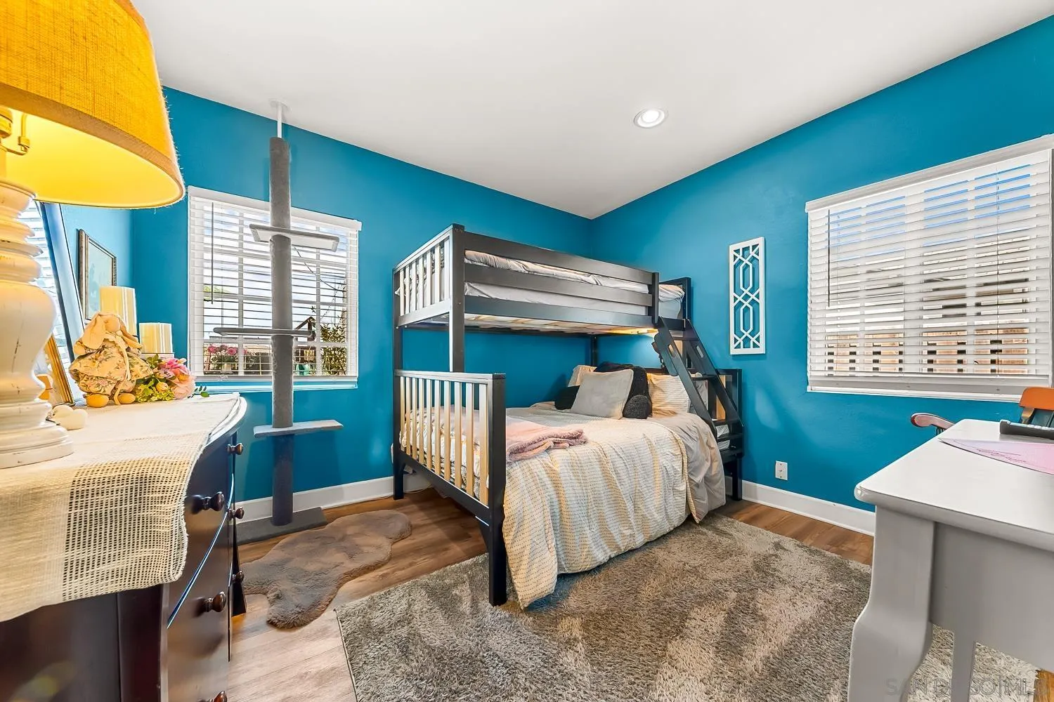 https://cdn.realtyfeed.com/cdn/127/260005311/26afb1f595a785425e09b1b56122600c.webp
