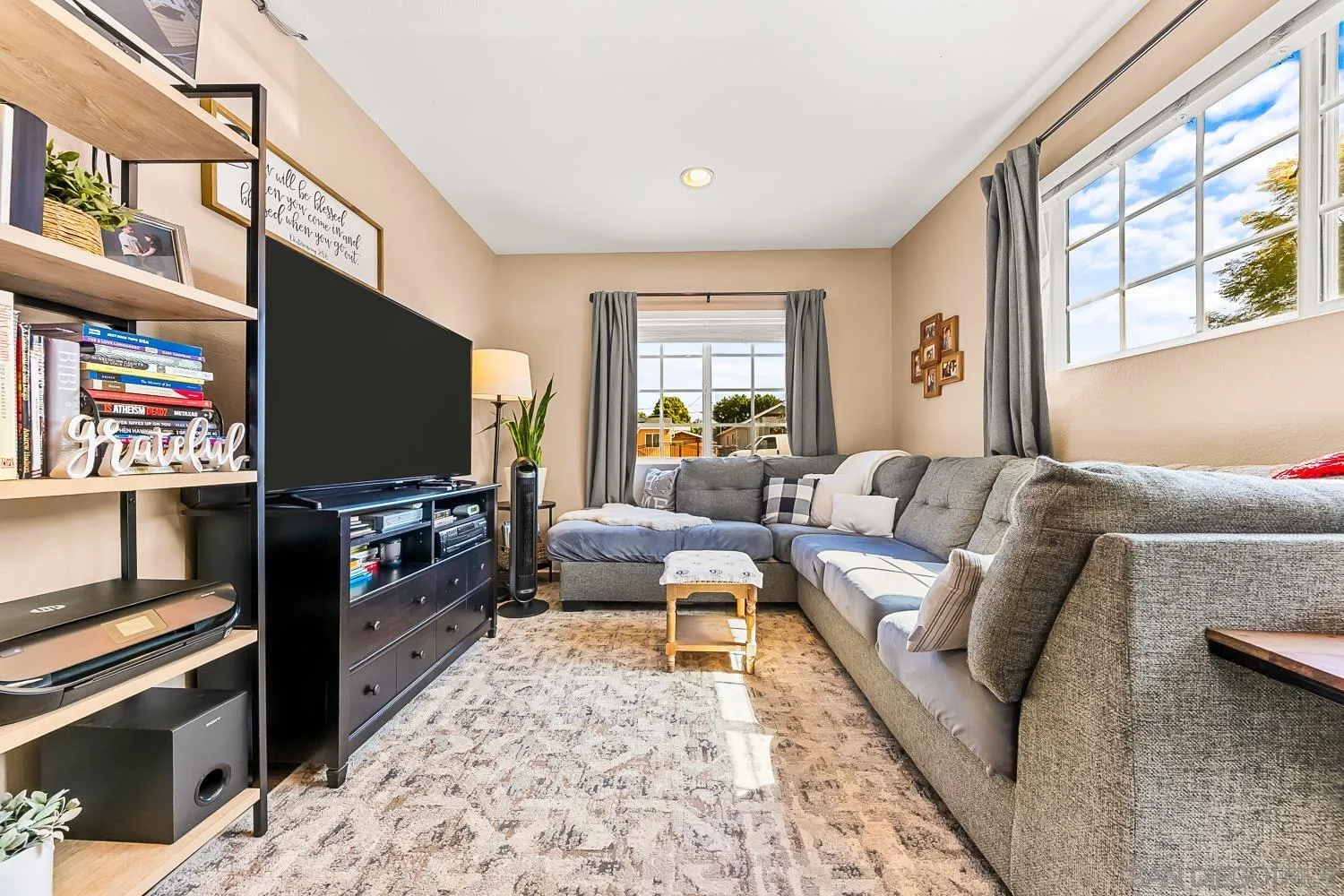 https://cdn.realtyfeed.com/cdn/127/260005311/4e60115e344d973abc9fa46109ad73b5.webp