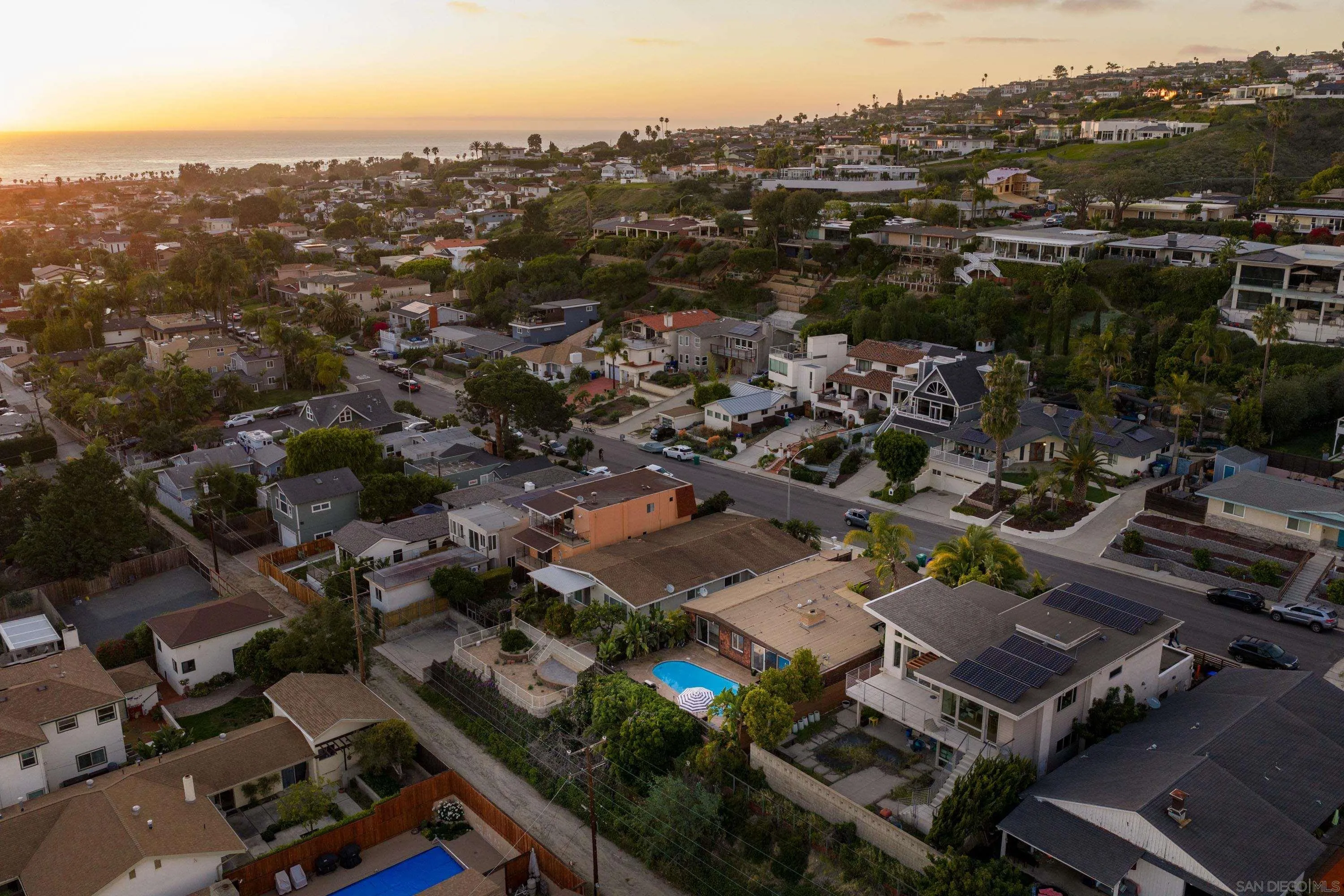https://cdn.realtyfeed.com/cdn/127/260005312/51b7b4125f55dfb993755a49f7256ea0.webp