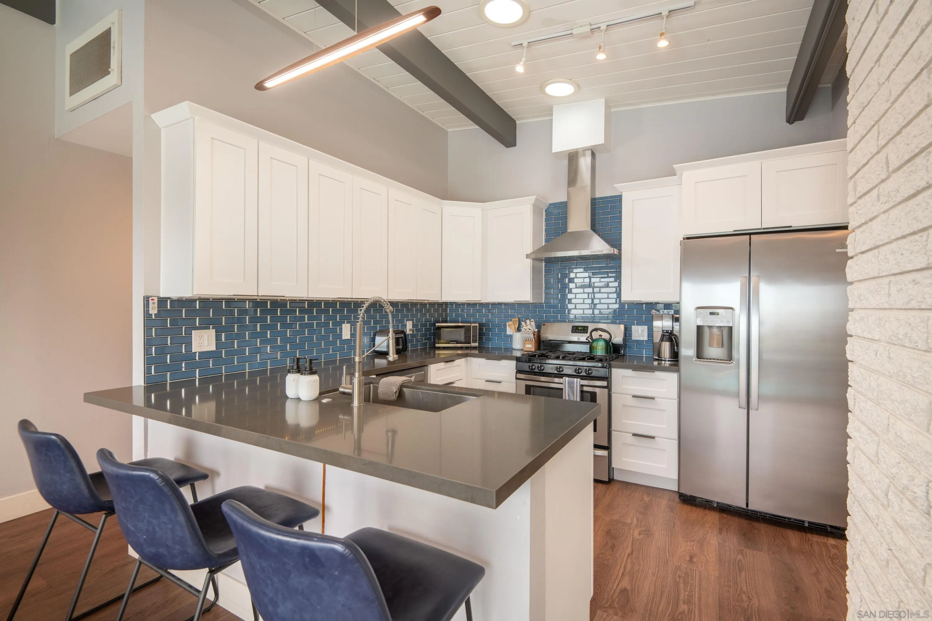 https://cdn.realtyfeed.com/cdn/127/260005312/921fccecb7bc8c80407977043d3604ab.webp