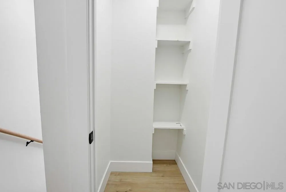 https://cdn.realtyfeed.com/cdn/127/260005316/90f394671d91a38f47d261295de3b96c.webp