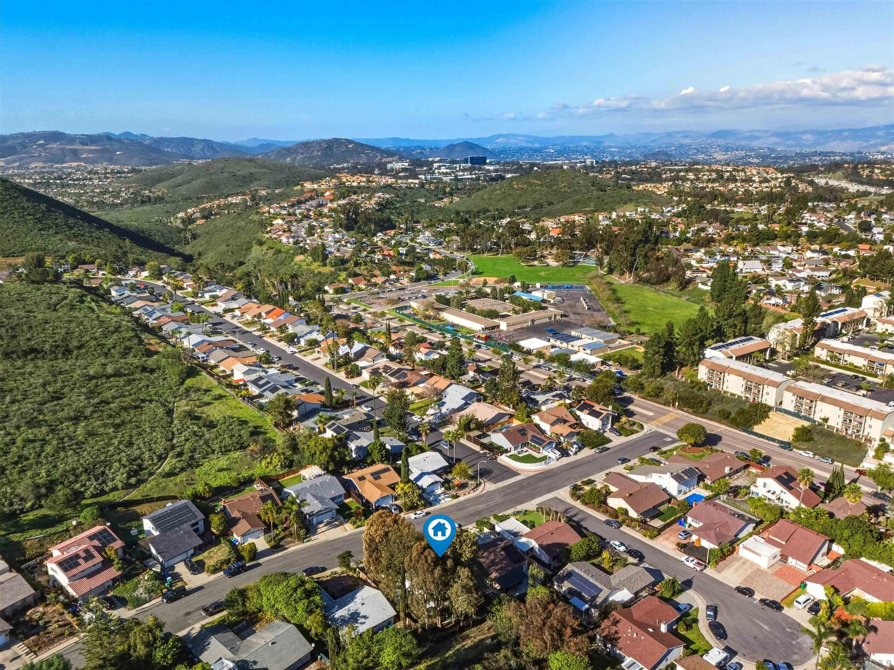 https://cdn.realtyfeed.com/cdn/127/260005316/d98aad3cb2f0ca4188be6dd22105903e.webp