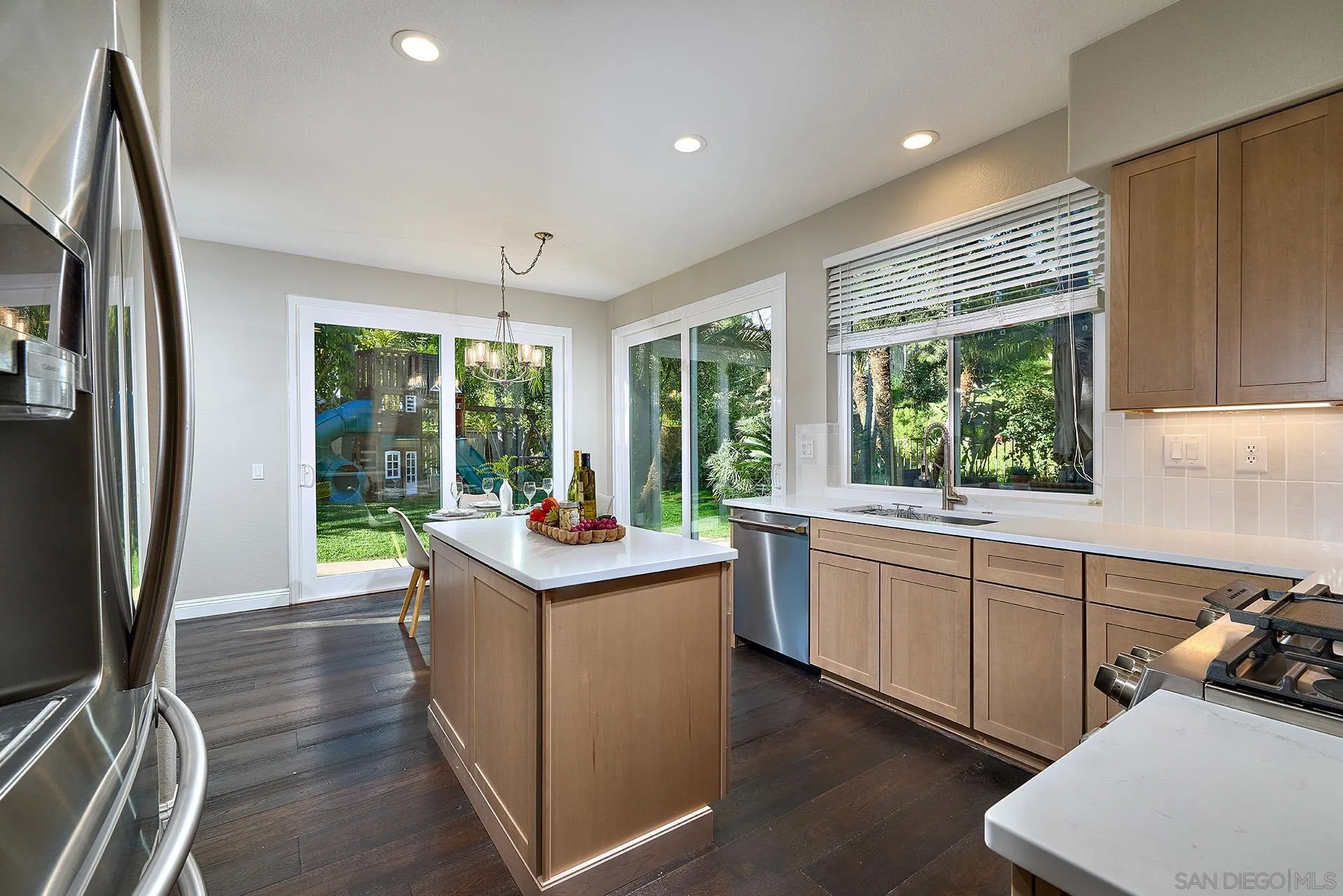 https://cdn.realtyfeed.com/cdn/127/260005318/460cc13b1230035ce7cd411f91609cb4.webp