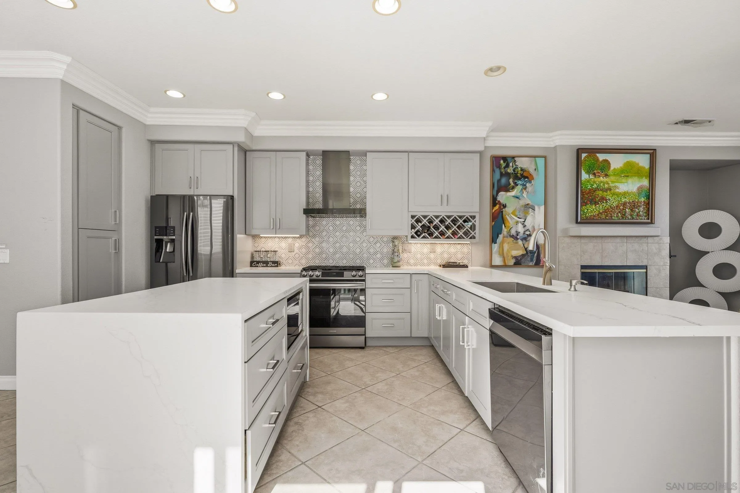 https://cdn.realtyfeed.com/cdn/127/260005320/17fc45c144aec6d1f9356e5324e8d8f5.webp