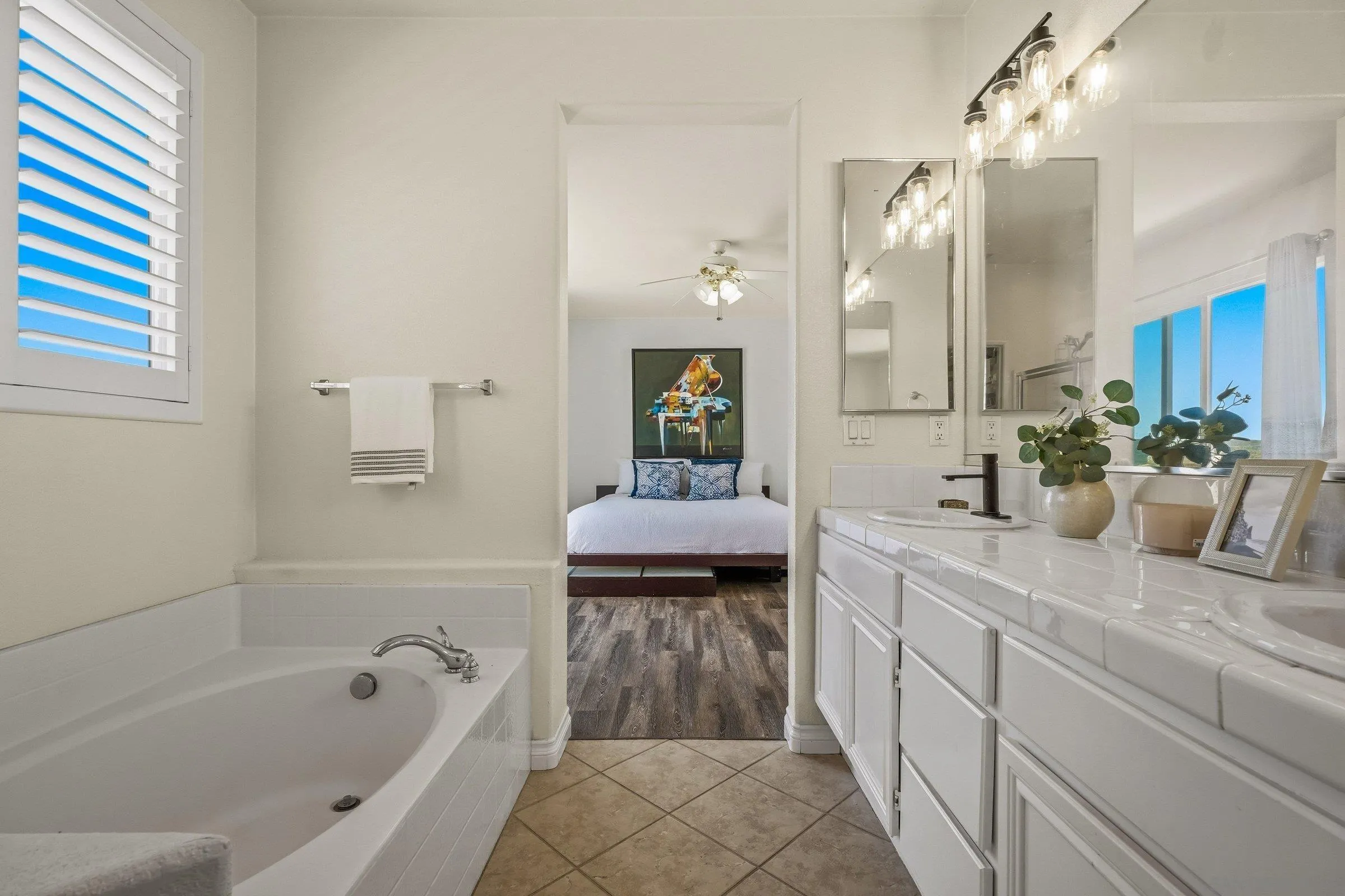 https://cdn.realtyfeed.com/cdn/127/260005320/184e3a468745e61d11e2f40738d0e7fb.webp