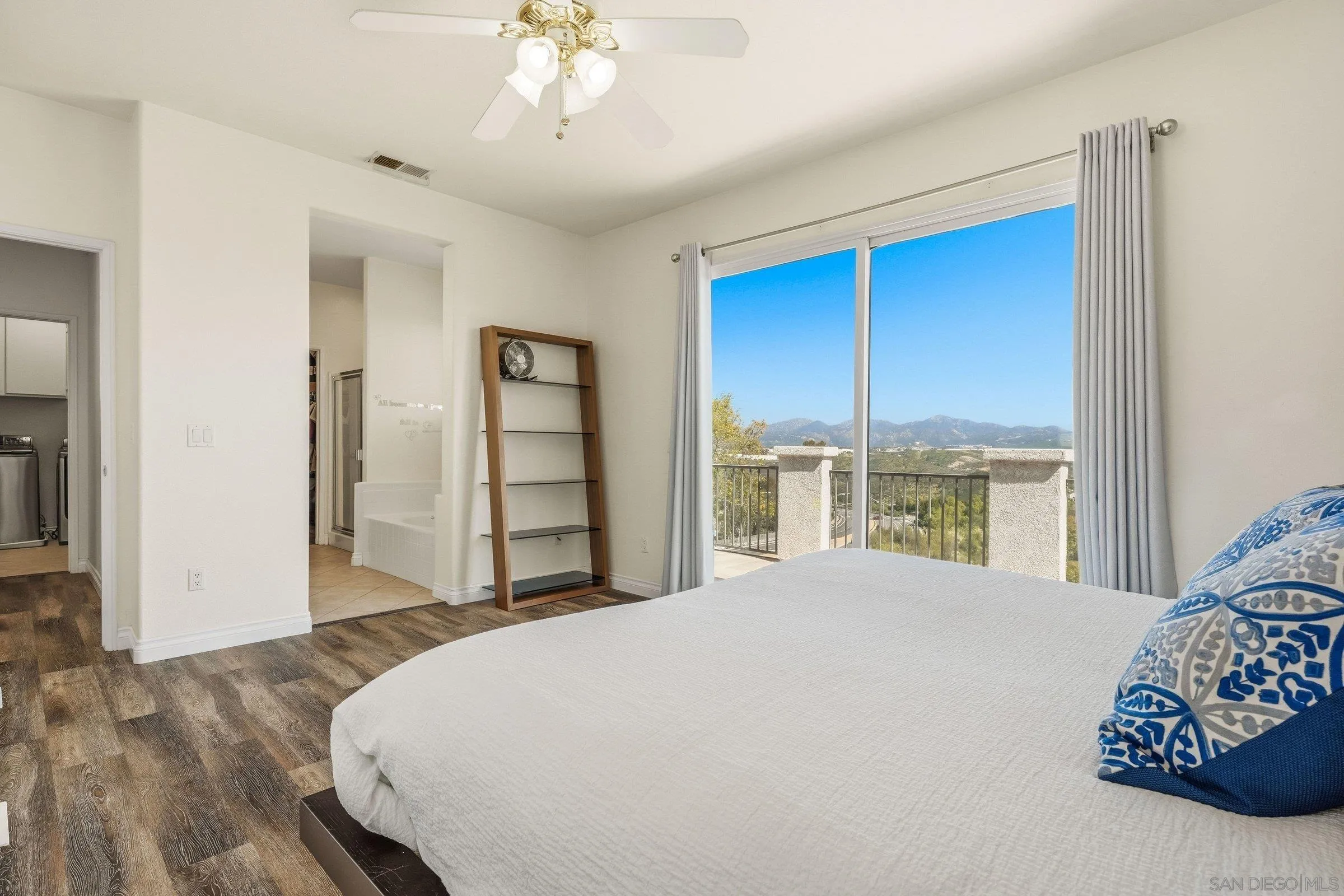 https://cdn.realtyfeed.com/cdn/127/260005320/963172a50f6a65af1e248f7c68cb5b8a.webp