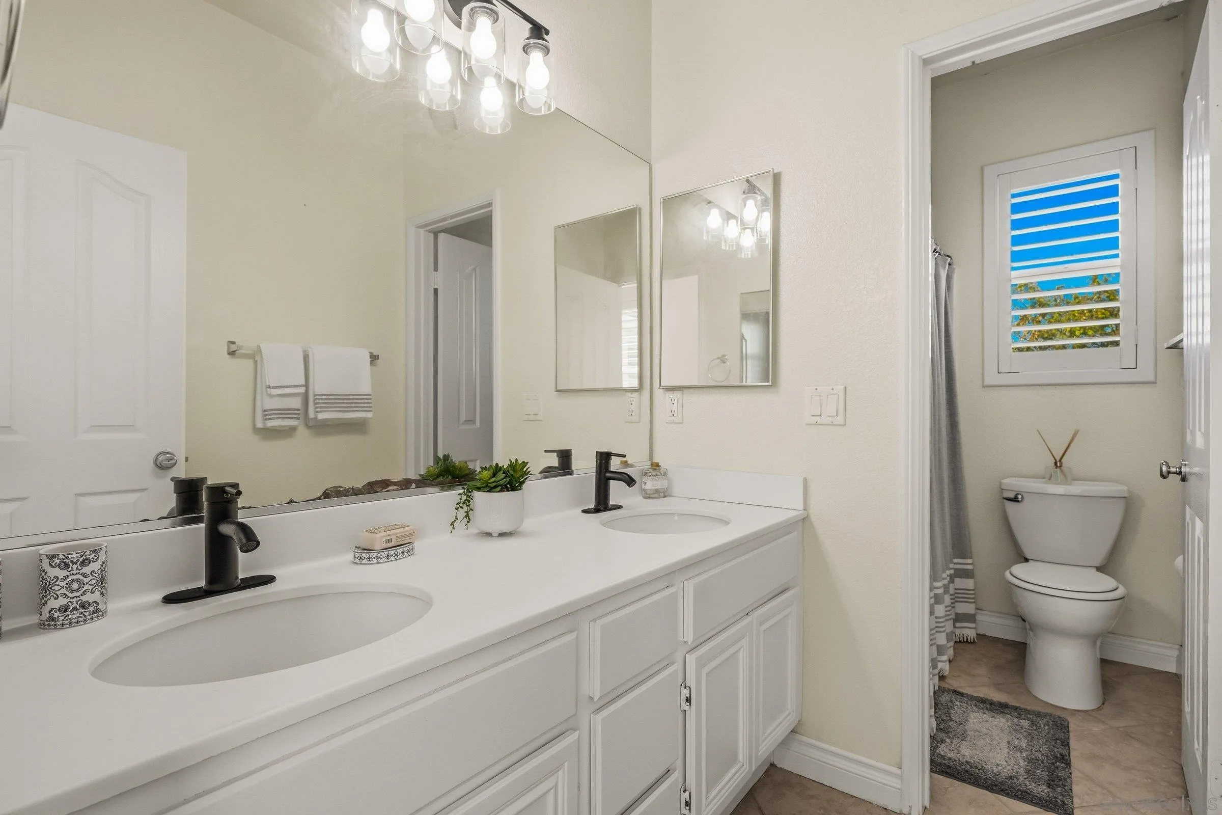 https://cdn.realtyfeed.com/cdn/127/260005320/9b8473ca648f81c30deefaaed093514a.webp