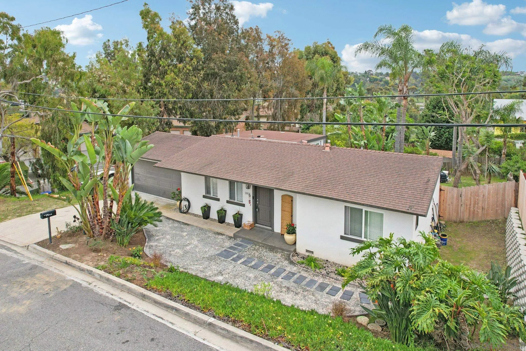 https://cdn.realtyfeed.com/cdn/127/260005323/1bf8e5a97f5e2e48785eab99f88d11f7.webp