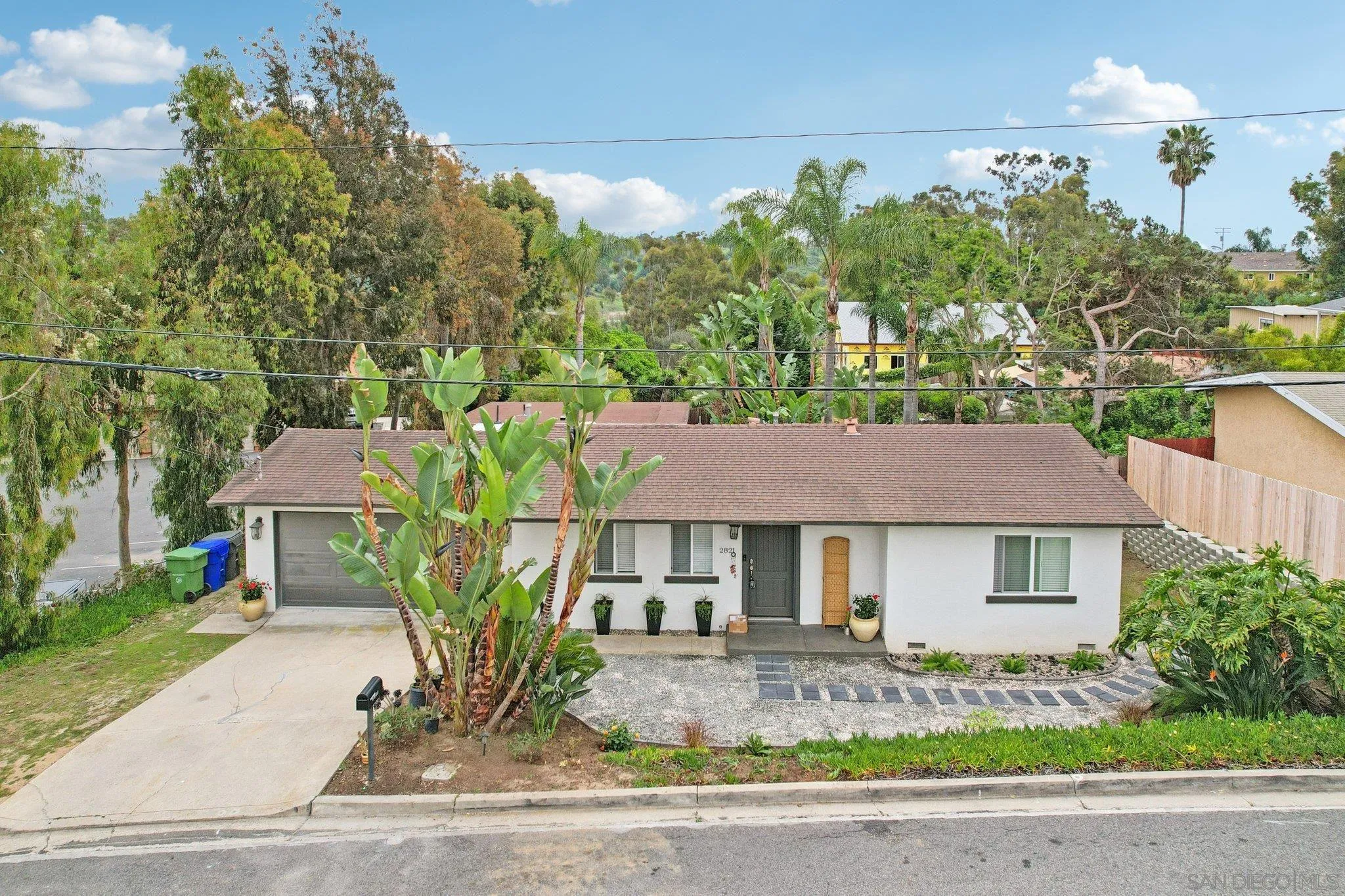 https://cdn.realtyfeed.com/cdn/127/260005323/89f8d1adb42291ee06be5208636e9c60.webp