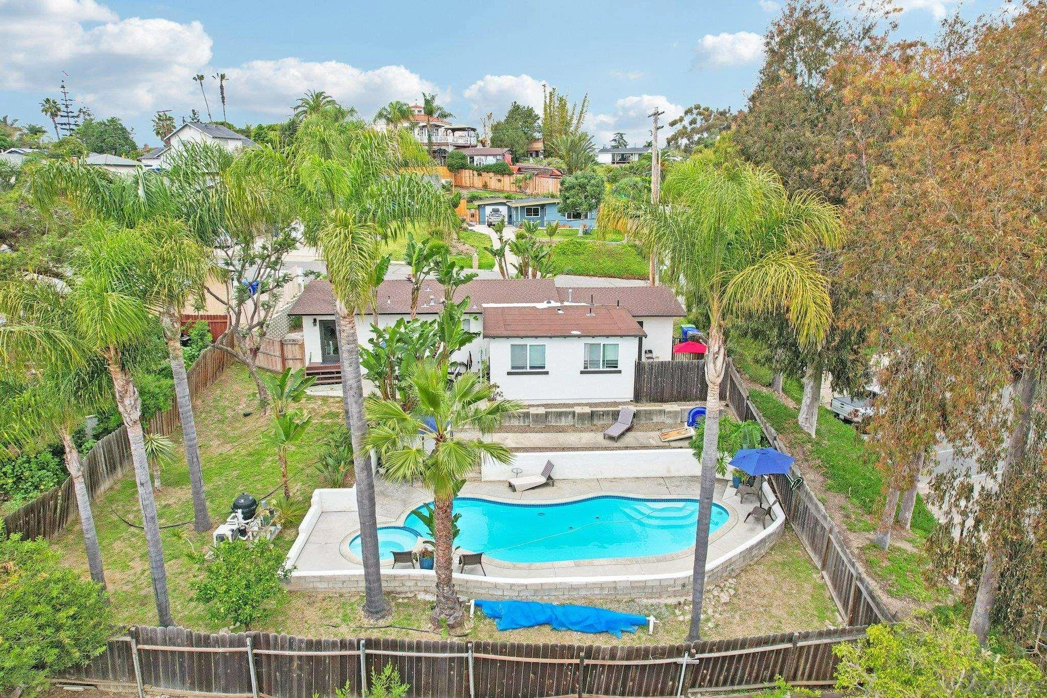 https://cdn.realtyfeed.com/cdn/127/260005323/a69cf502f9bea039e7efb91757cd7378.webp