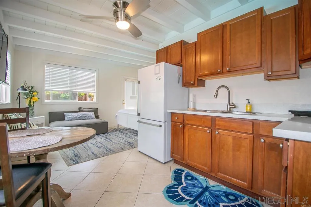 https://cdn.realtyfeed.com/cdn/127/260005323/b95ead50b14ee38f7ded66639c51050f.webp