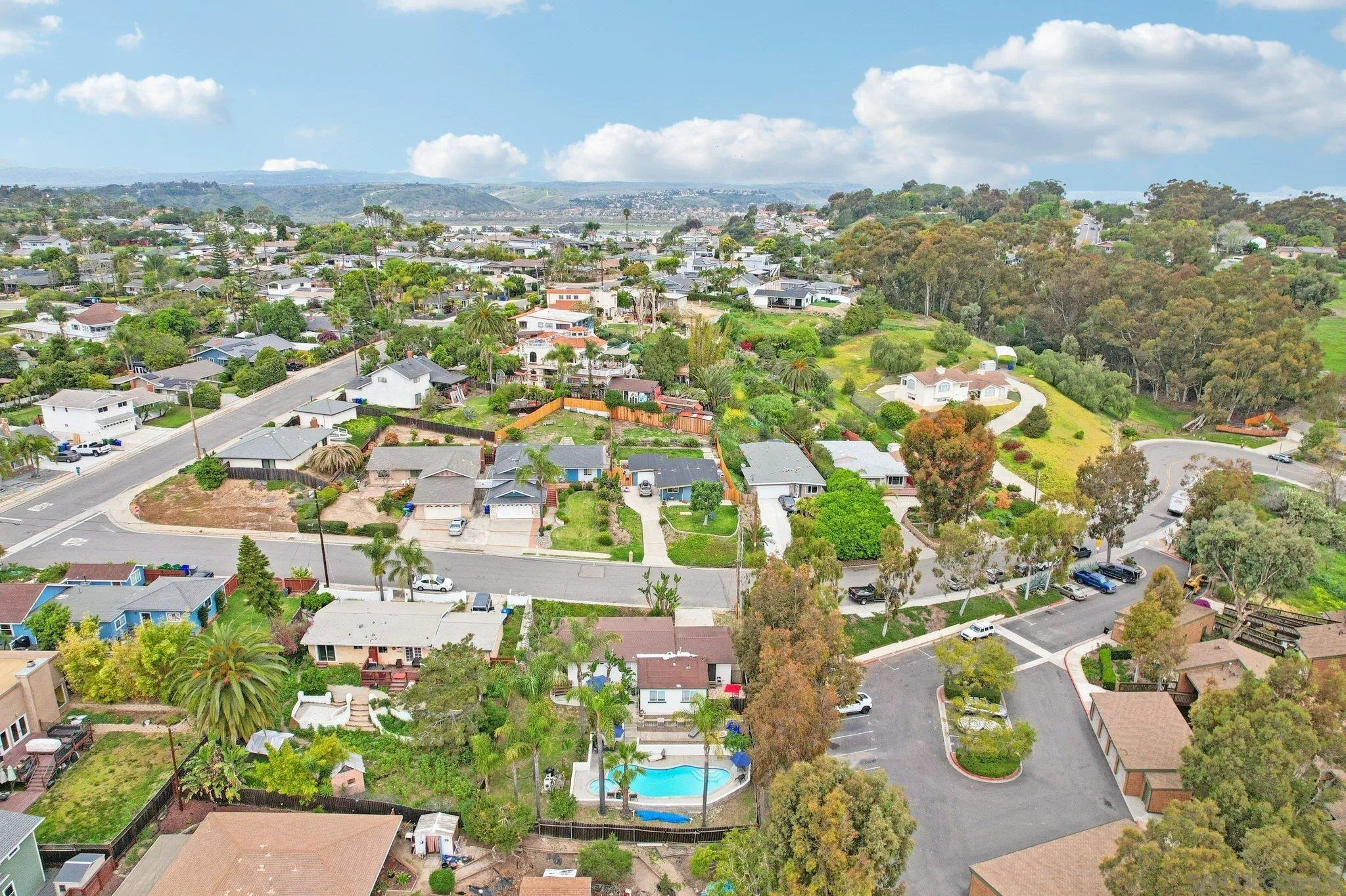https://cdn.realtyfeed.com/cdn/127/260005323/d5b3a854bb4bb0bc6721ffd9793c0a49.webp