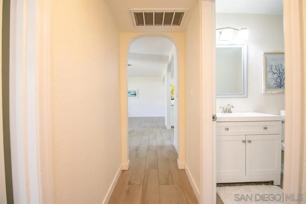 https://cdn.realtyfeed.com/cdn/127/260005323/f32d9ee4a0aa7944a0aa79b3a24ea788.webp