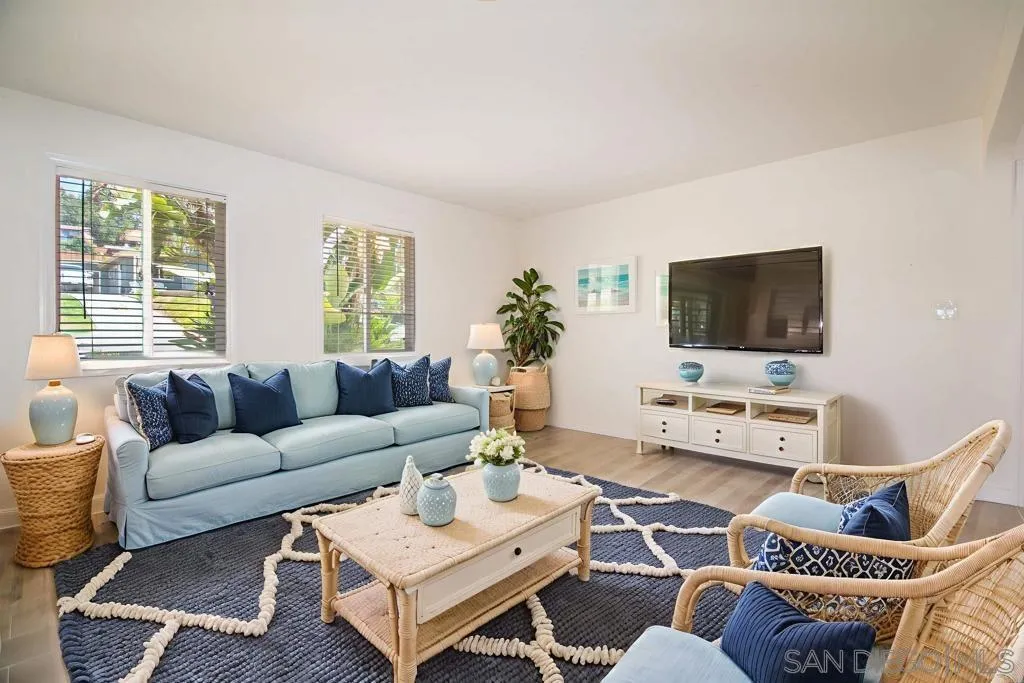 https://cdn.realtyfeed.com/cdn/127/260005323/fc01d62a77a8583912c600188967a9e8.webp