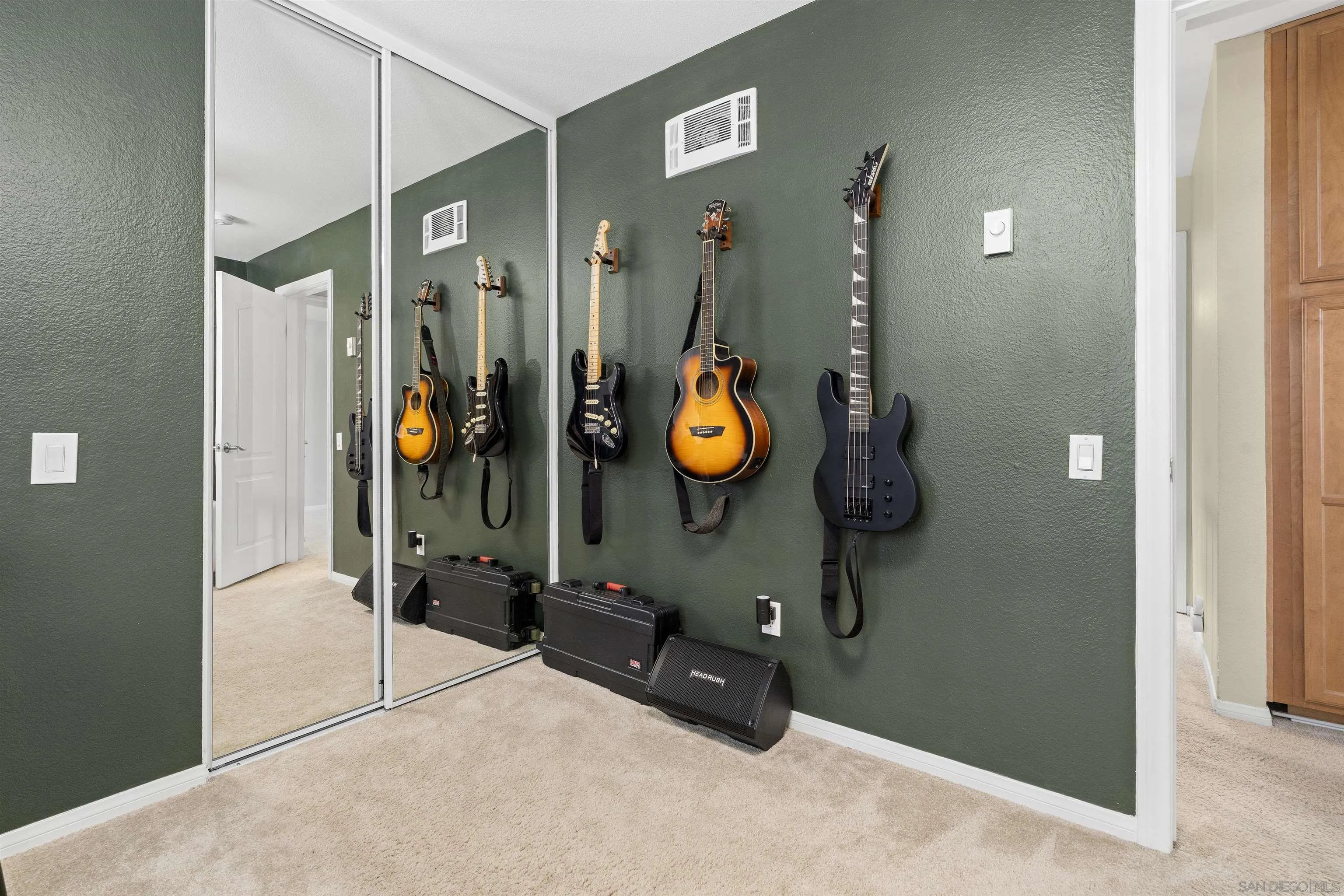 Photo #28: 260005331 Listing: Photo #28