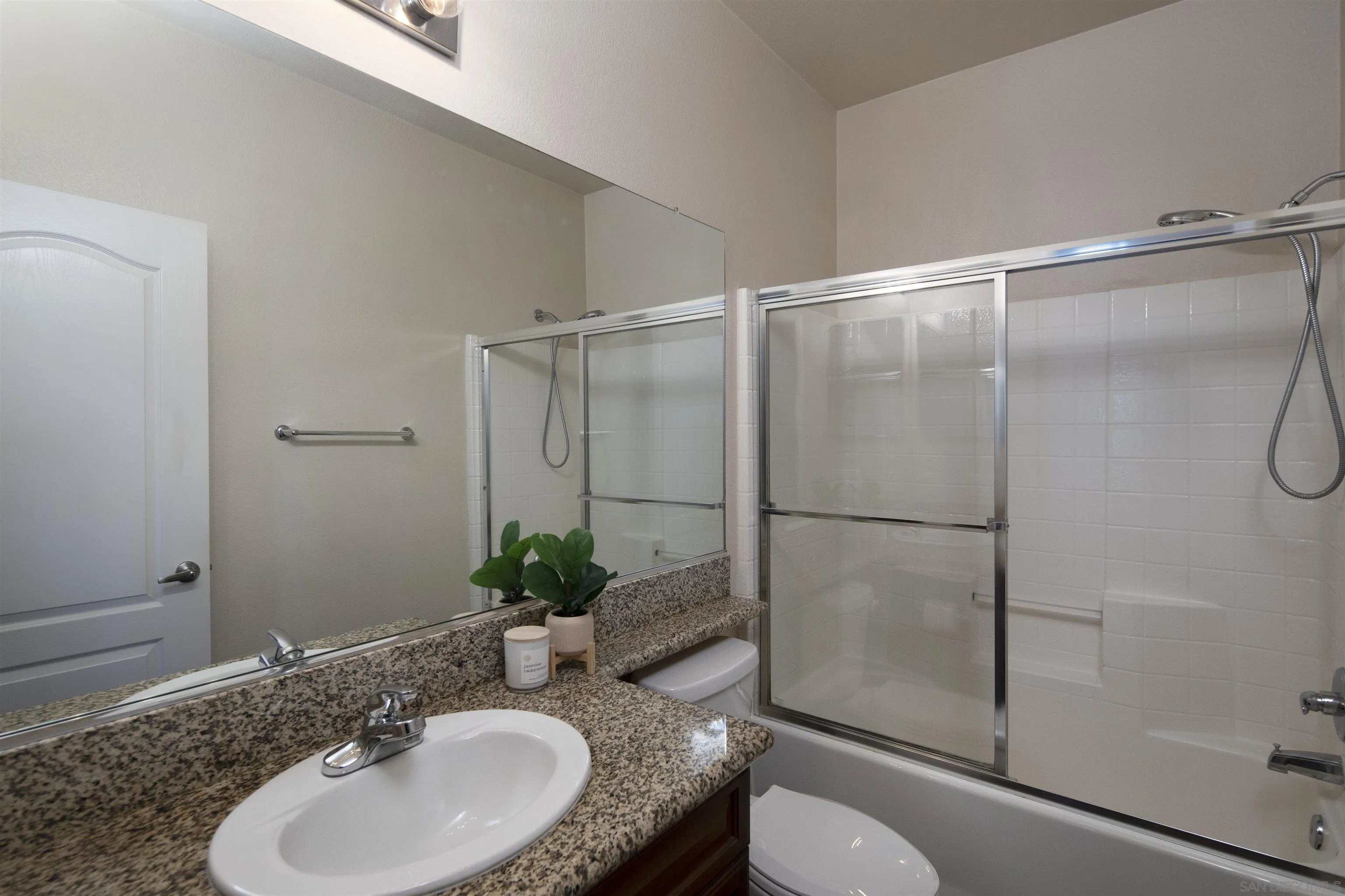 Photo #26: 260005332 Listing: Photo #26