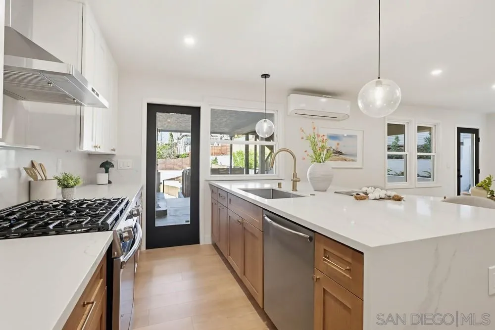 https://cdn.realtyfeed.com/cdn/127/260005333/5d8606eace67d9b55adb5cd70b63048d.webp