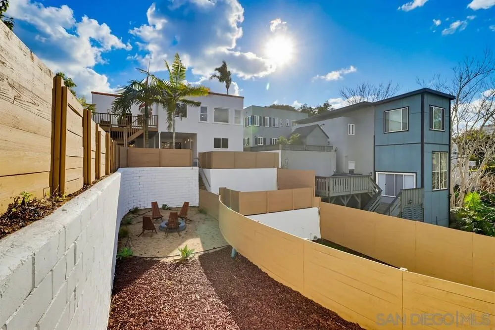 https://cdn.realtyfeed.com/cdn/127/260005333/7d9b8f777f80f9a16f81a4a732686762.webp