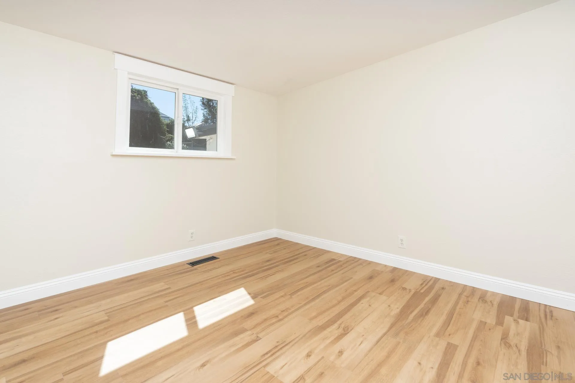 https://cdn.realtyfeed.com/cdn/127/260005336/146126b194be88324acb7dc1eac31203.webp