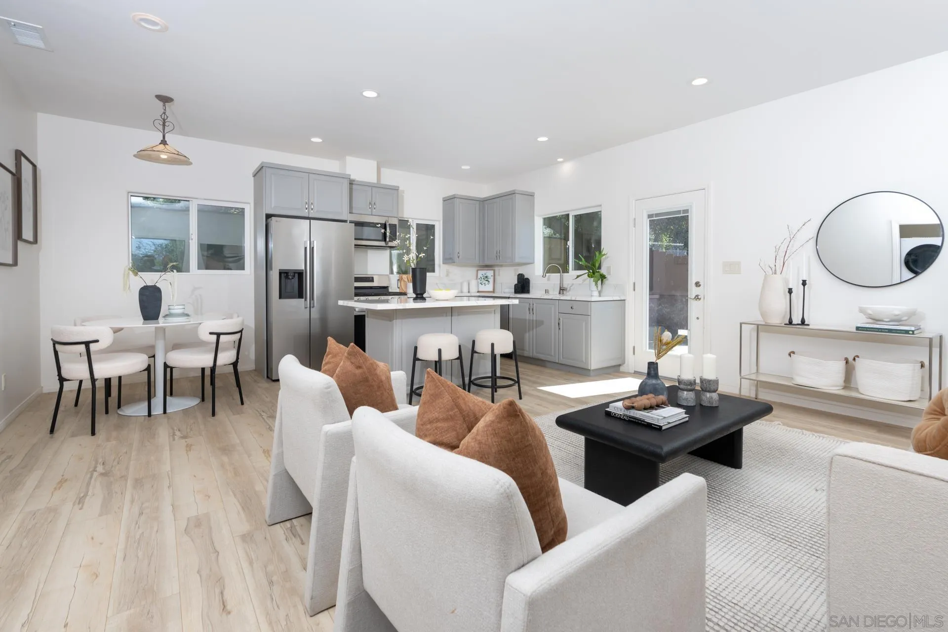https://cdn.realtyfeed.com/cdn/127/260005336/1cb45b12a052b0e68e7b71f38d1743e9.webp