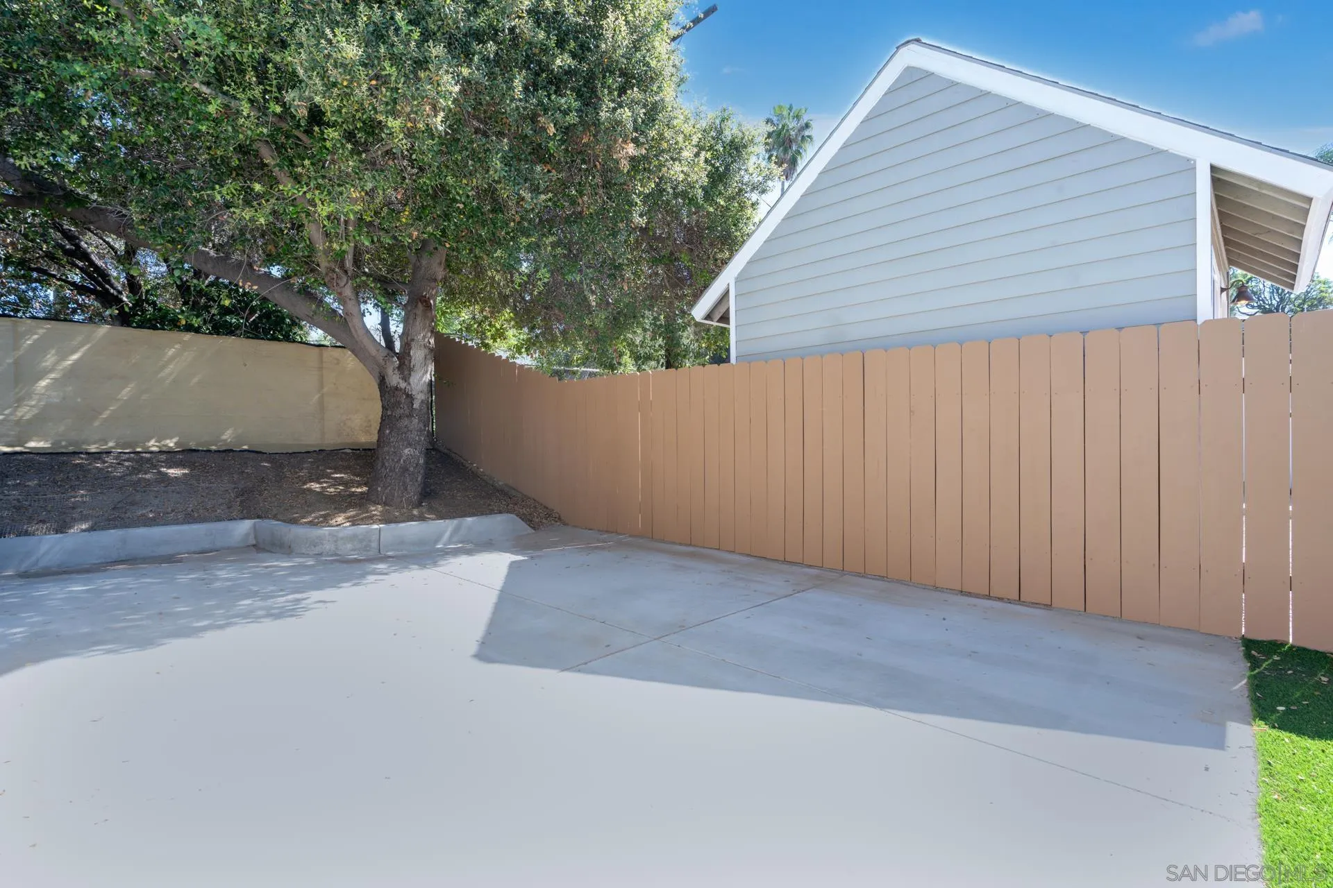https://cdn.realtyfeed.com/cdn/127/260005336/1e3204b1e96a485ff201e2c09a7ae280.webp