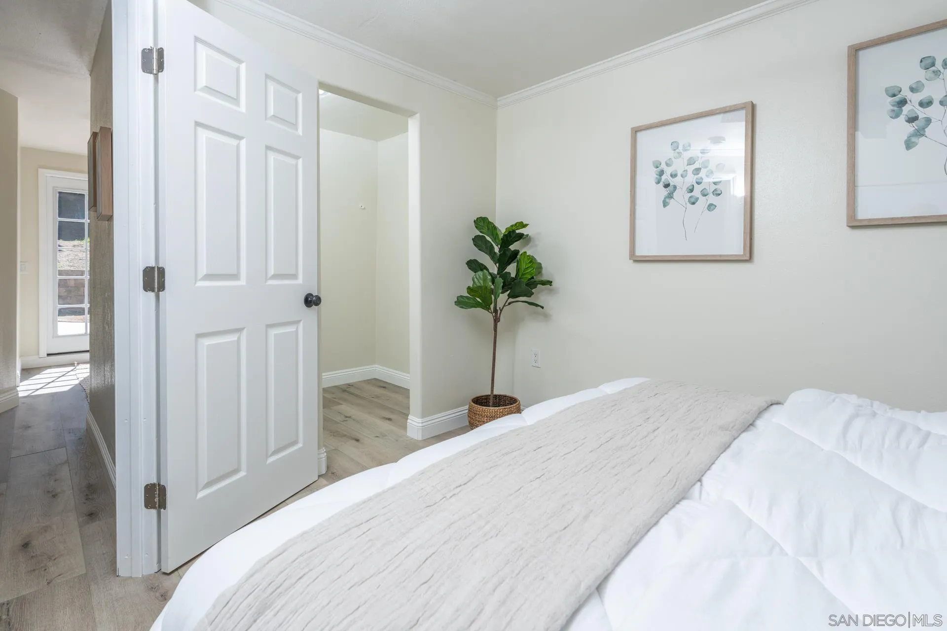https://cdn.realtyfeed.com/cdn/127/260005336/818bec2e236f392379b1cf238a201564.webp