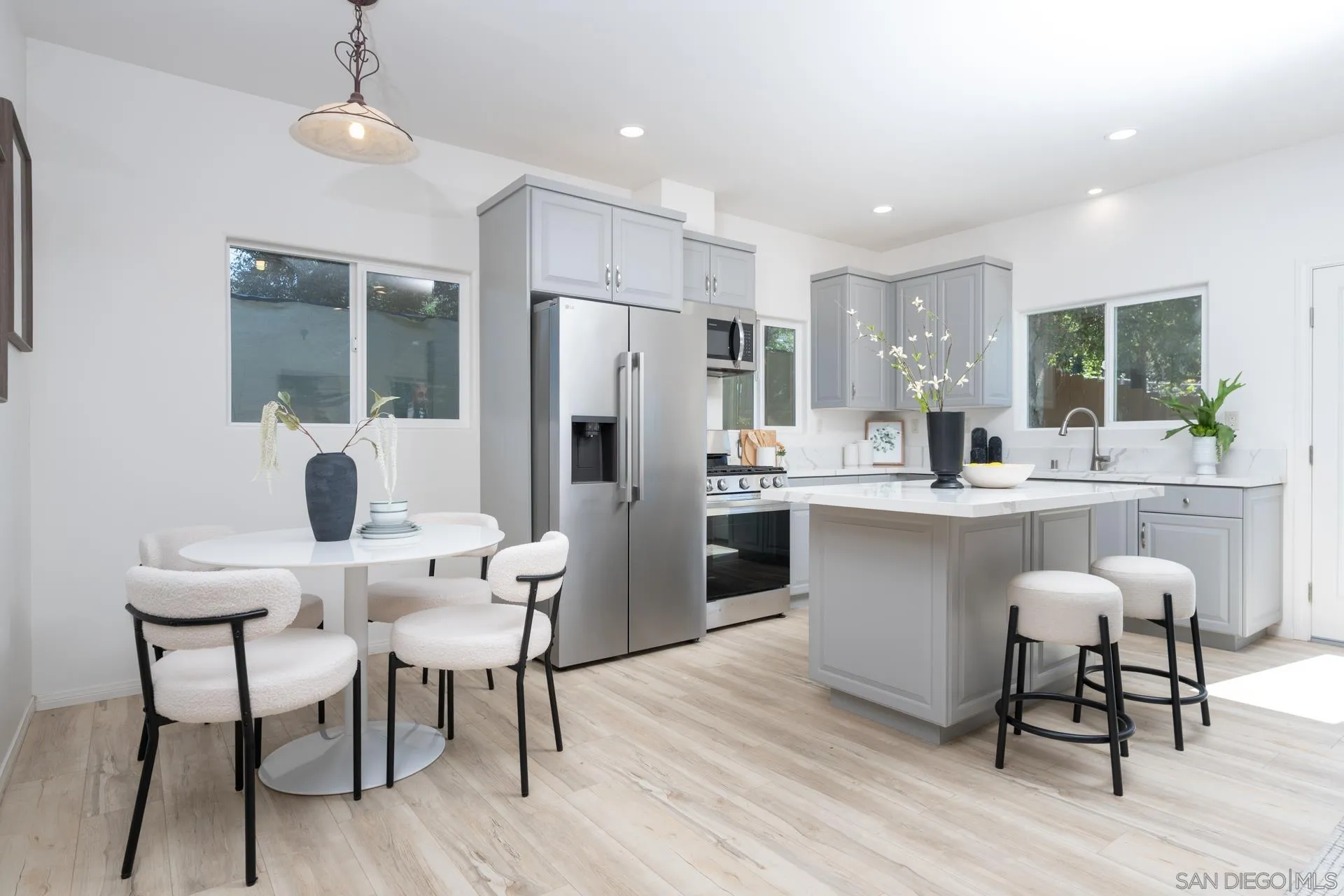 https://cdn.realtyfeed.com/cdn/127/260005336/9c466601bca85414732946a1782b70e8.webp