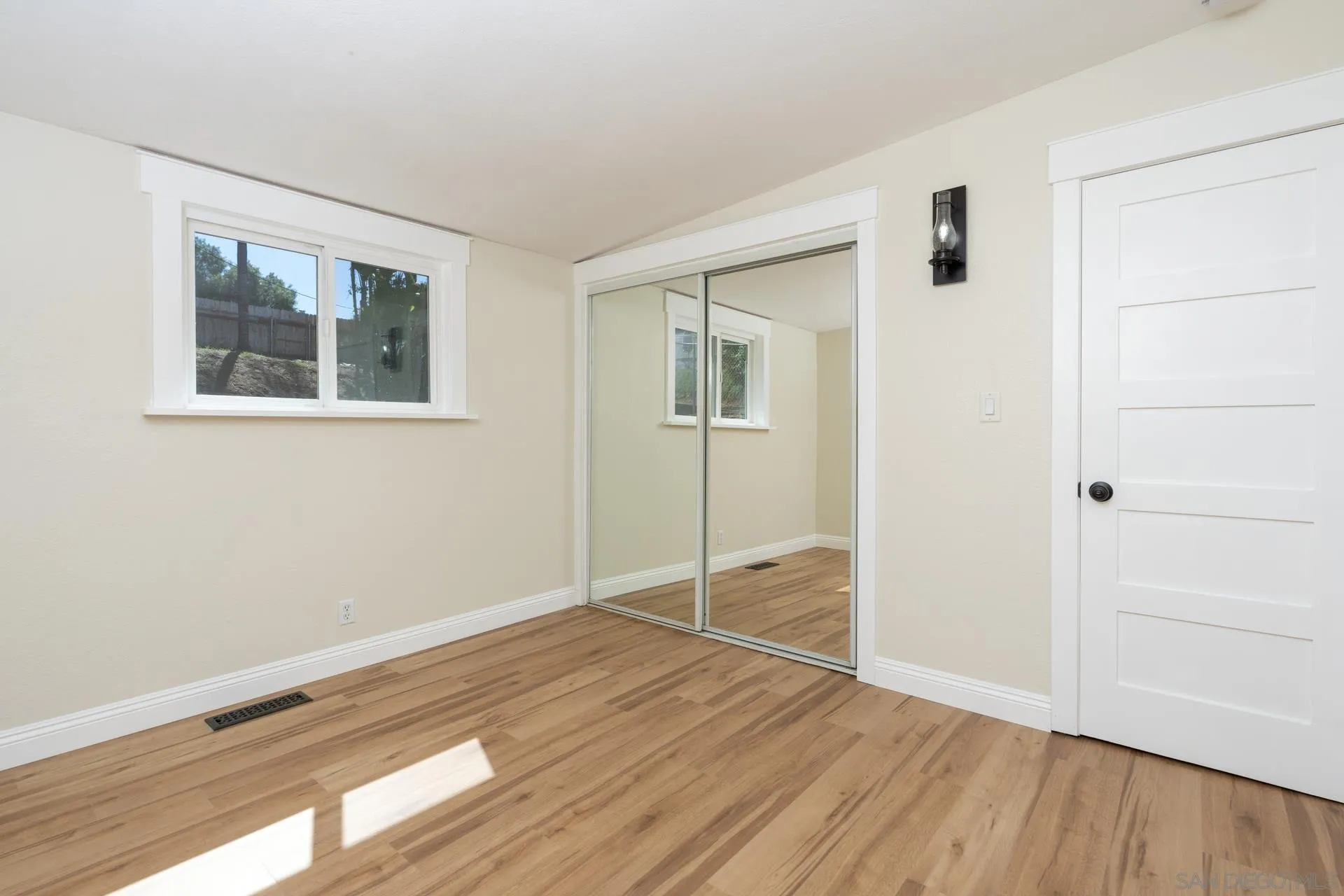 https://cdn.realtyfeed.com/cdn/127/260005336/b32f84601c9ff342cbe25431ff90213f.webp
