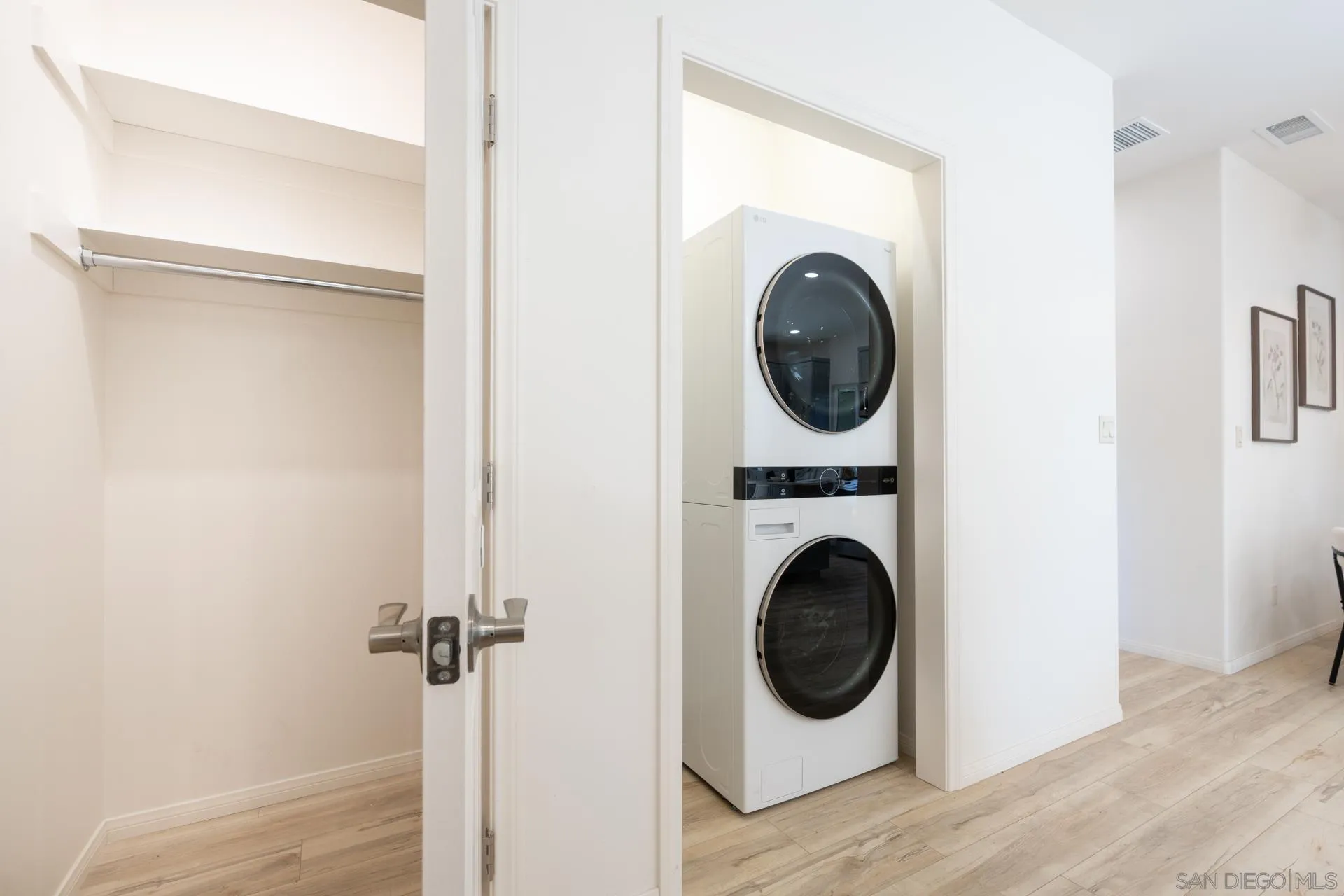 https://cdn.realtyfeed.com/cdn/127/260005336/d95197fd62aa786092e48e0010a9cc53.webp