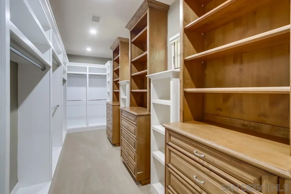 https://cdn.realtyfeed.com/cdn/127/260005337/218aada4b14551f589bcb68d8438bc5e.webp