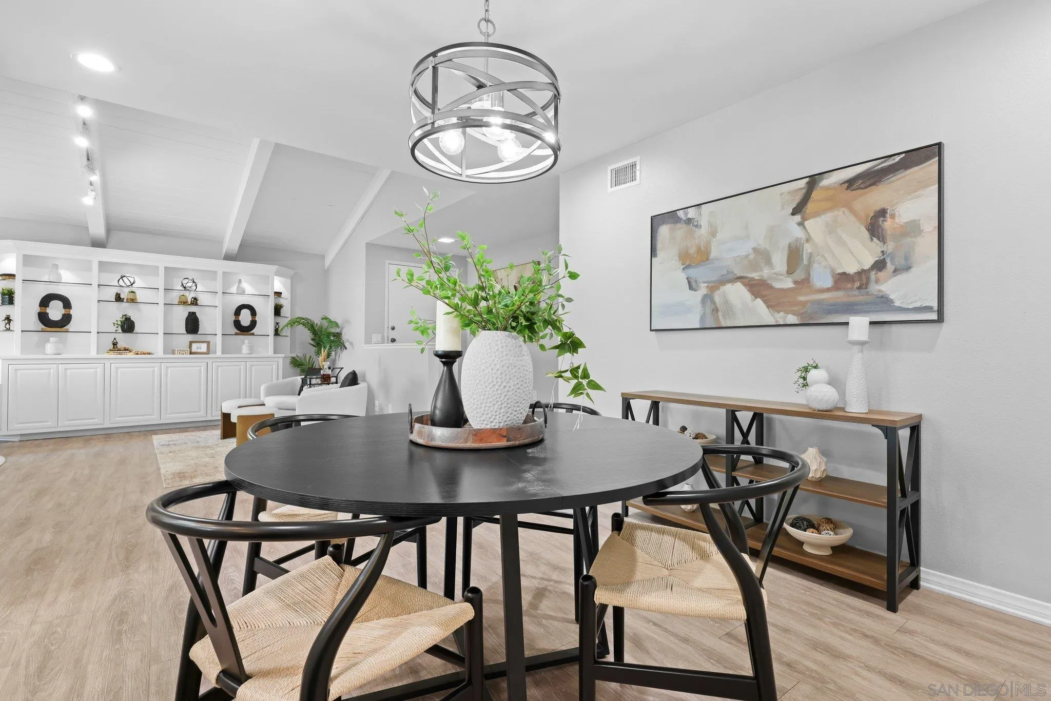 Photo #8: 260005339 Listing: Photo #8